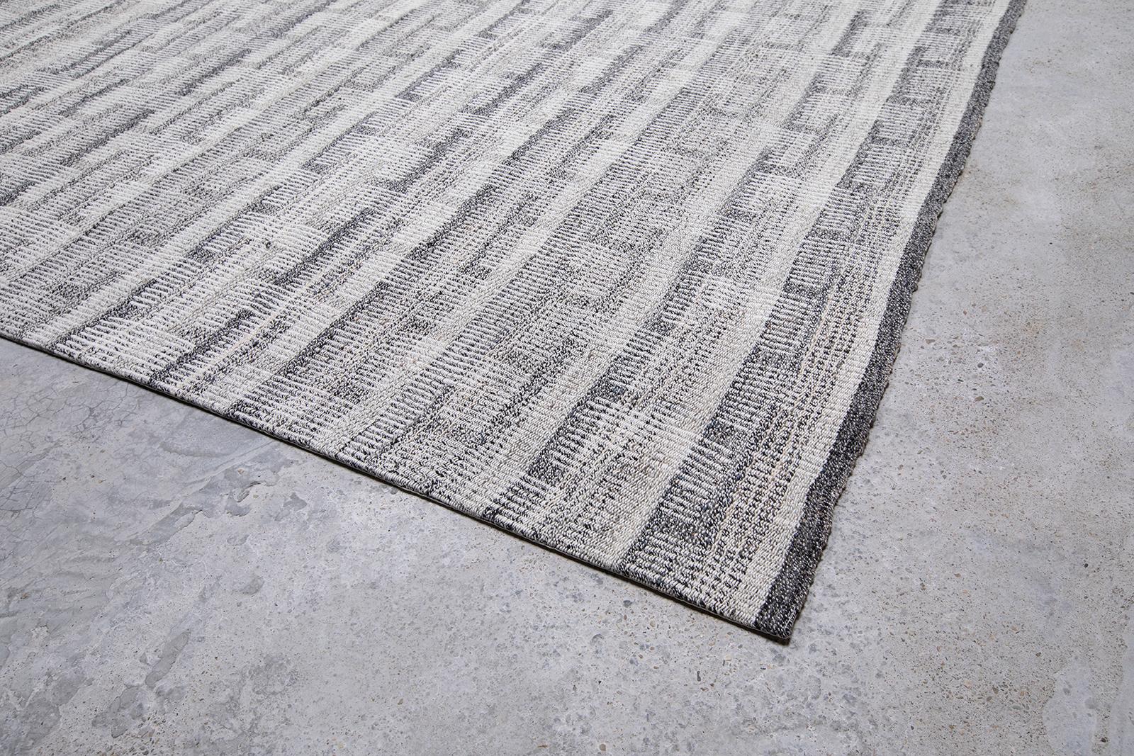 Hand-Woven Modern Handwoven Flatweave Textured Rug in Shades of Grey For Sale