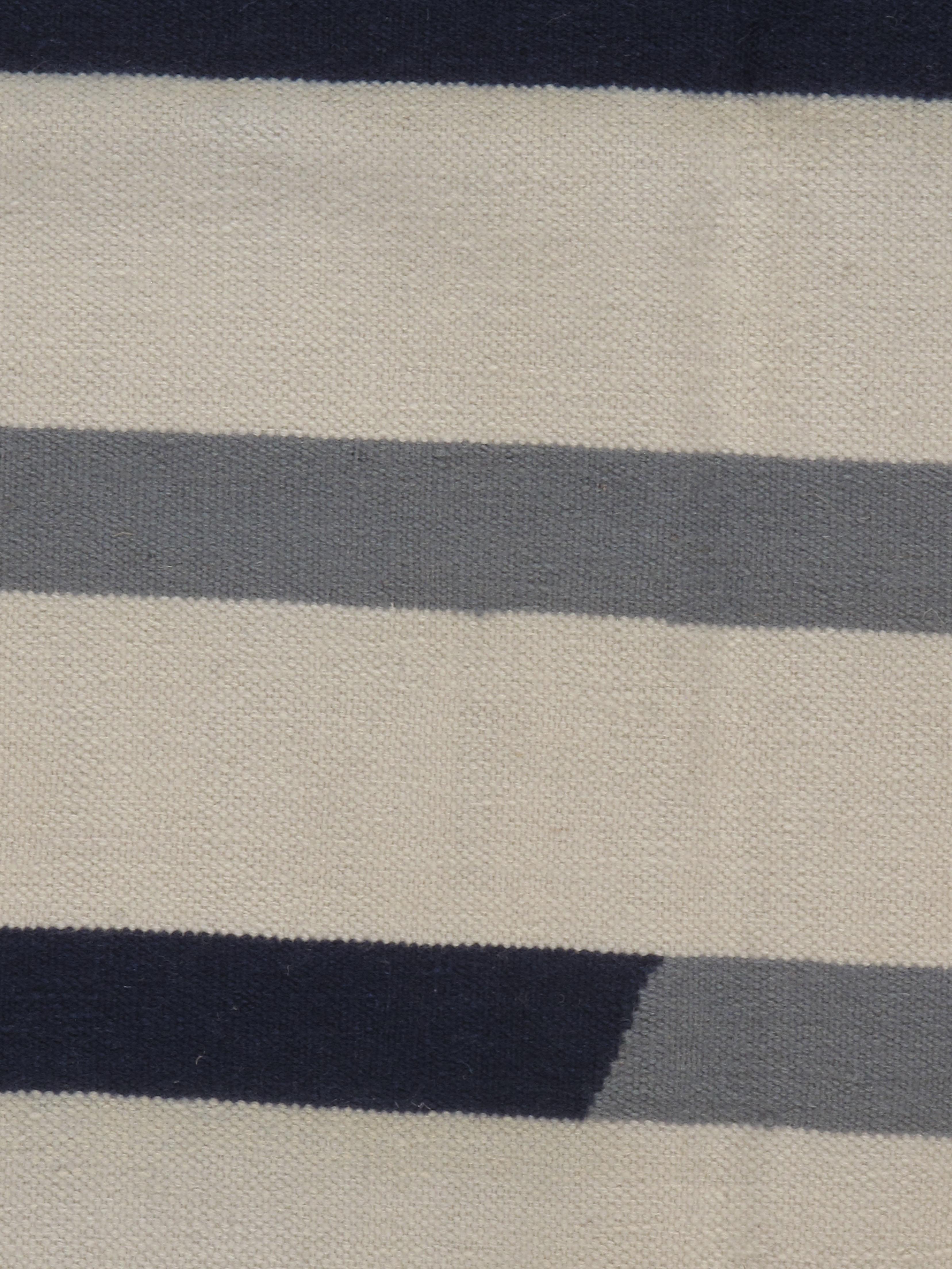 Modern Handwoven Elfenbein Kilim Schwarz & Elfenbein Teppich 4'1 x 6'2 (Indisch) im Angebot