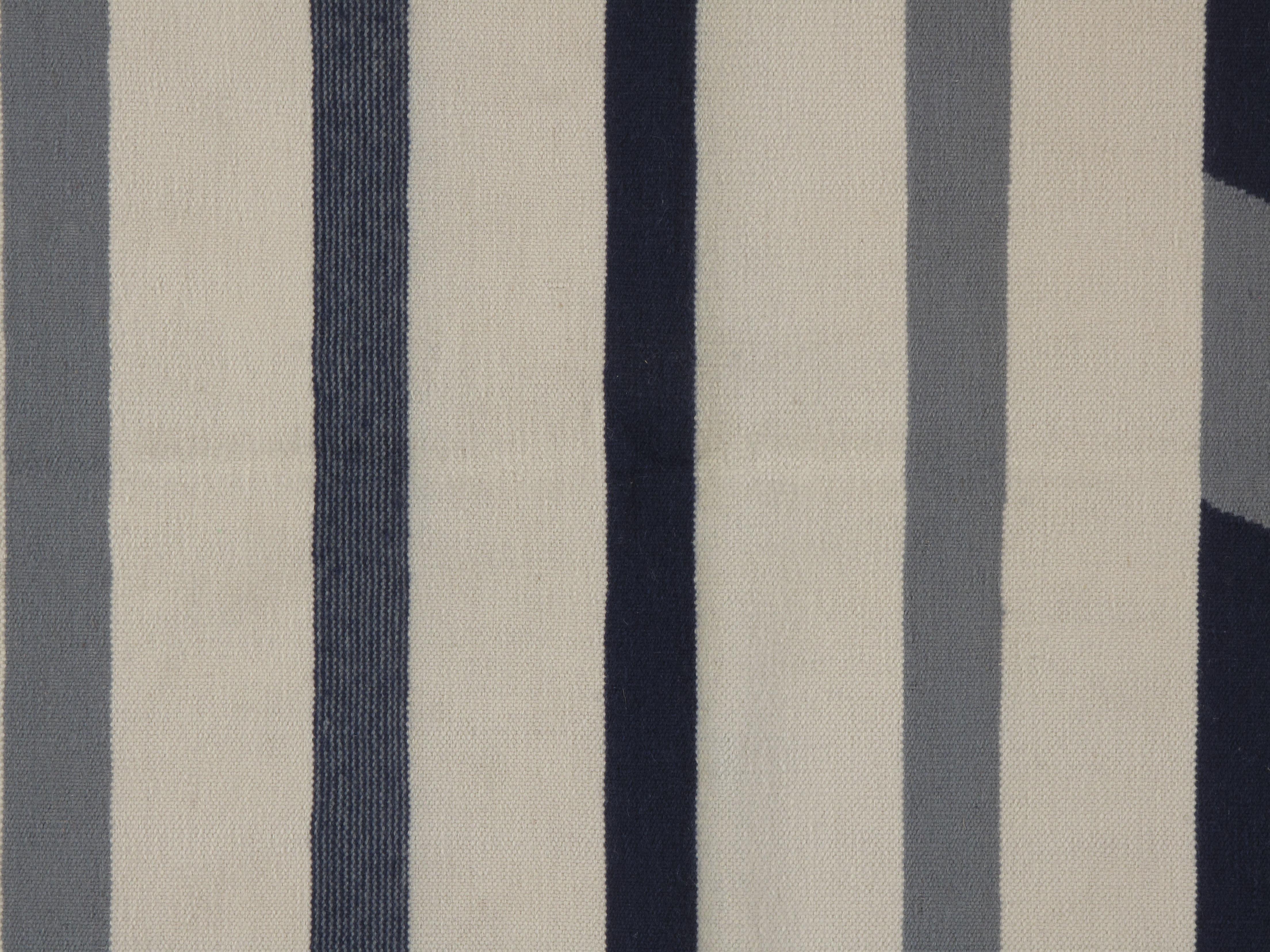 Modern Handwoven Elfenbein Kilim Schwarz & Elfenbein Teppich 4'1 x 6'2 (Handgewebt) im Angebot