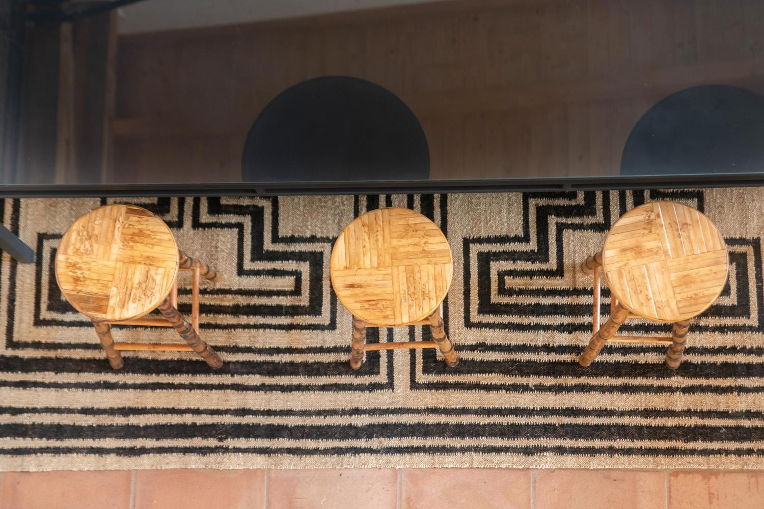 50% deposit Modern Handwoven Jute Carpet Rug Dhurrie Cream & Black Pyramid For Sale 11