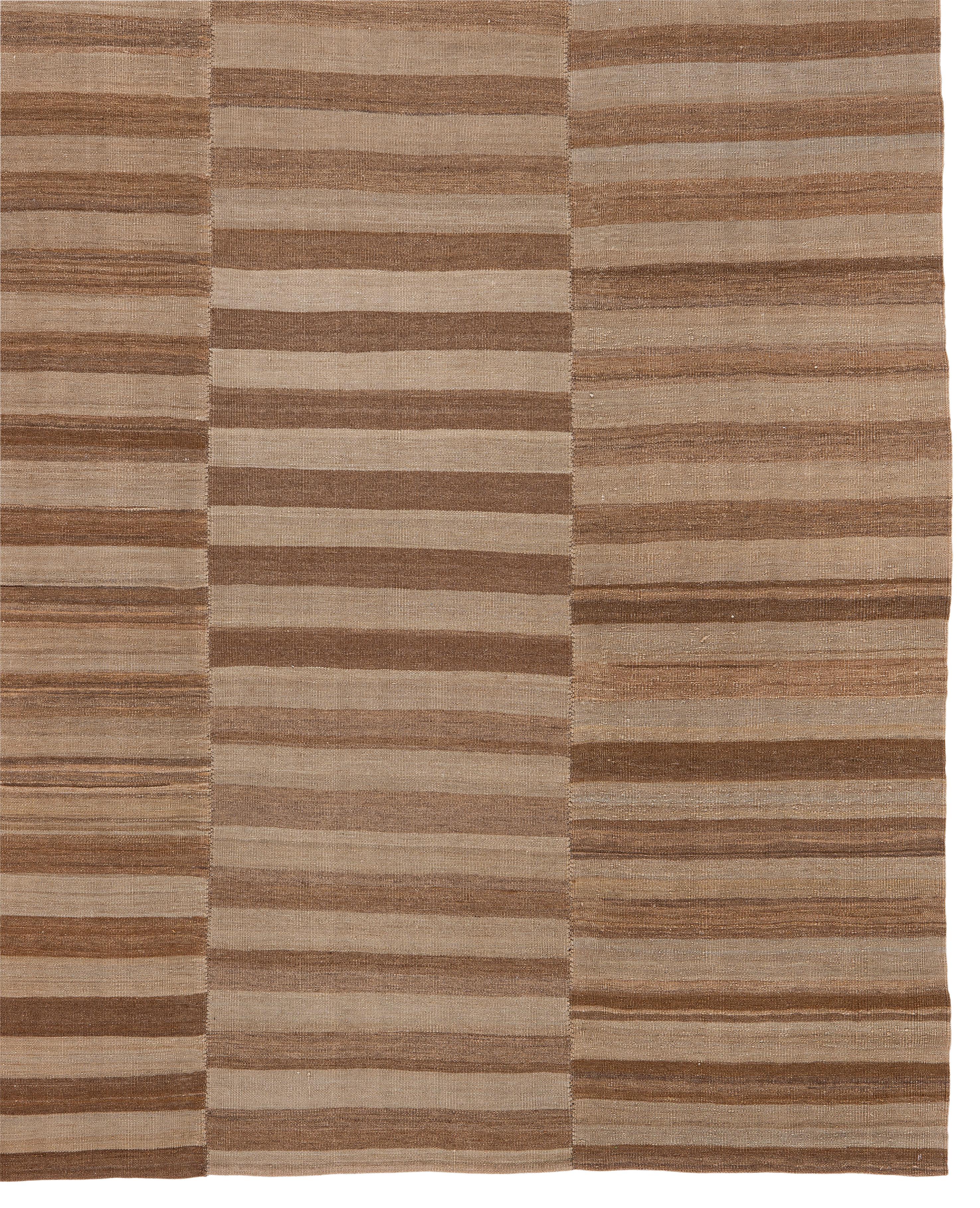 Kilim moderno tessuto a mano dall'Iran - Lana naturale a strisce neutre e terrose in vendita 2