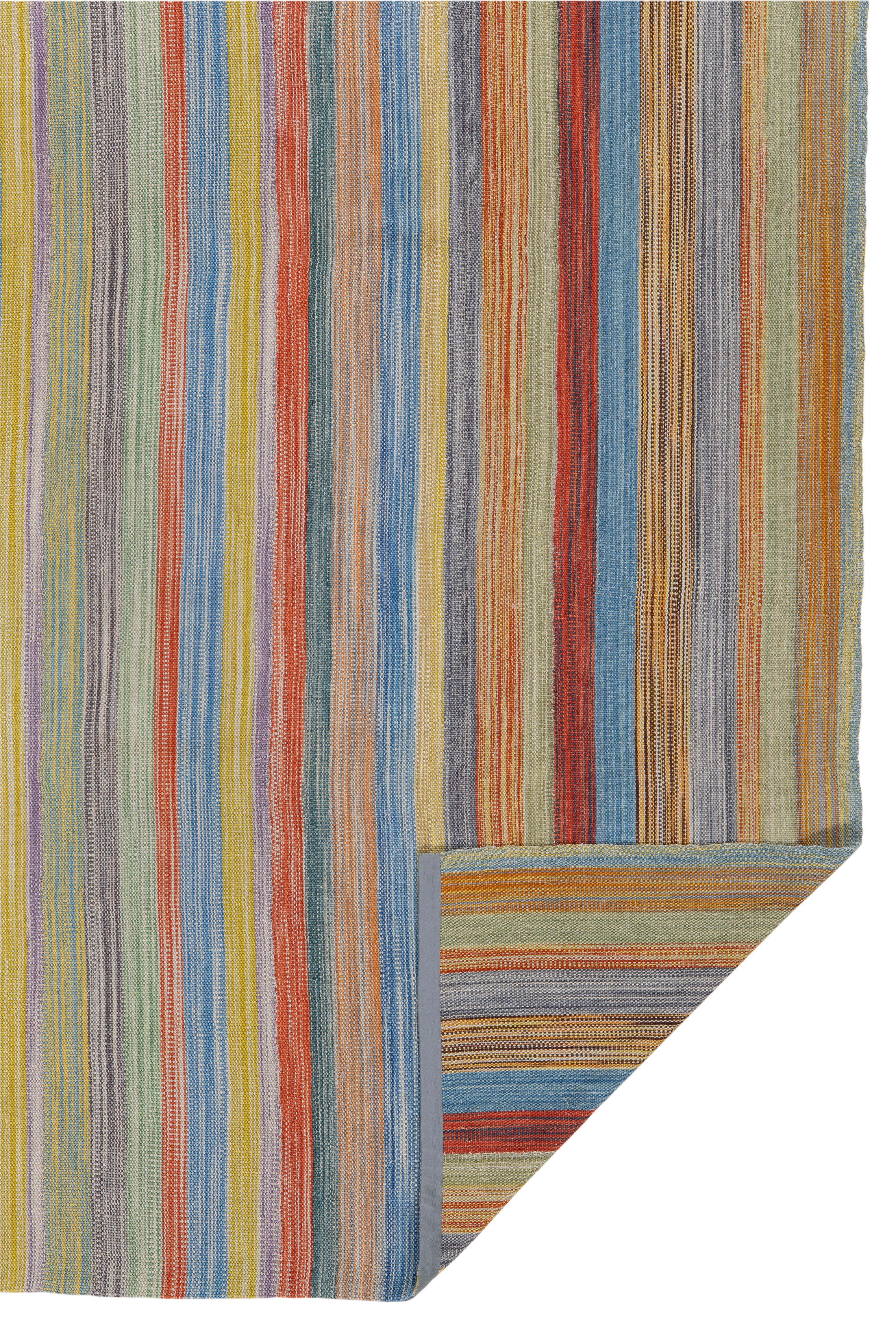 Moderner handgewebter Kelim aus dem Iran - natürliche Wolle in lebhaftem Streifendesign im Angebot 3