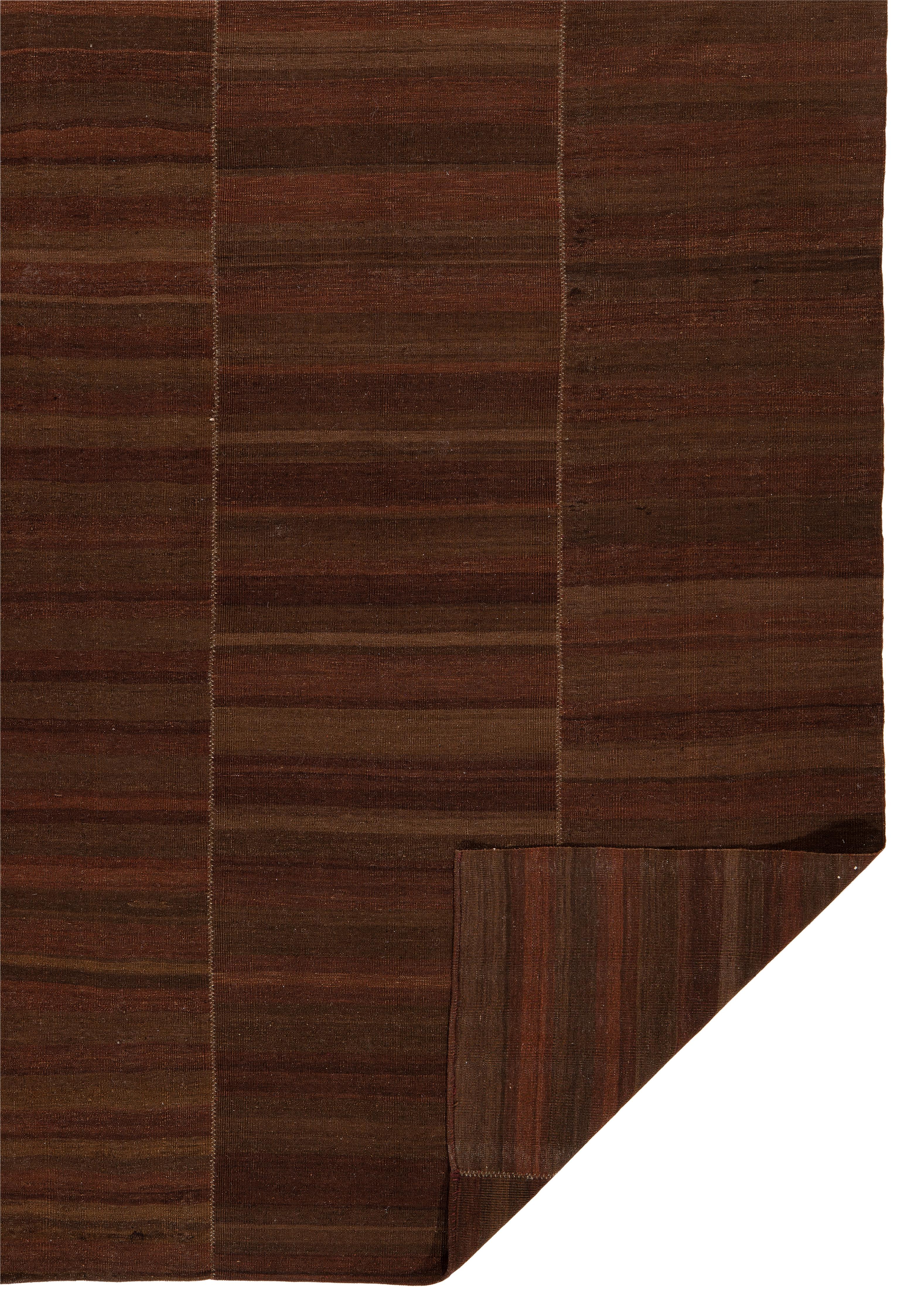 Kilim moderno tessuto a mano dall'Iran - Lana naturale nei toni caldi della terra in vendita 3