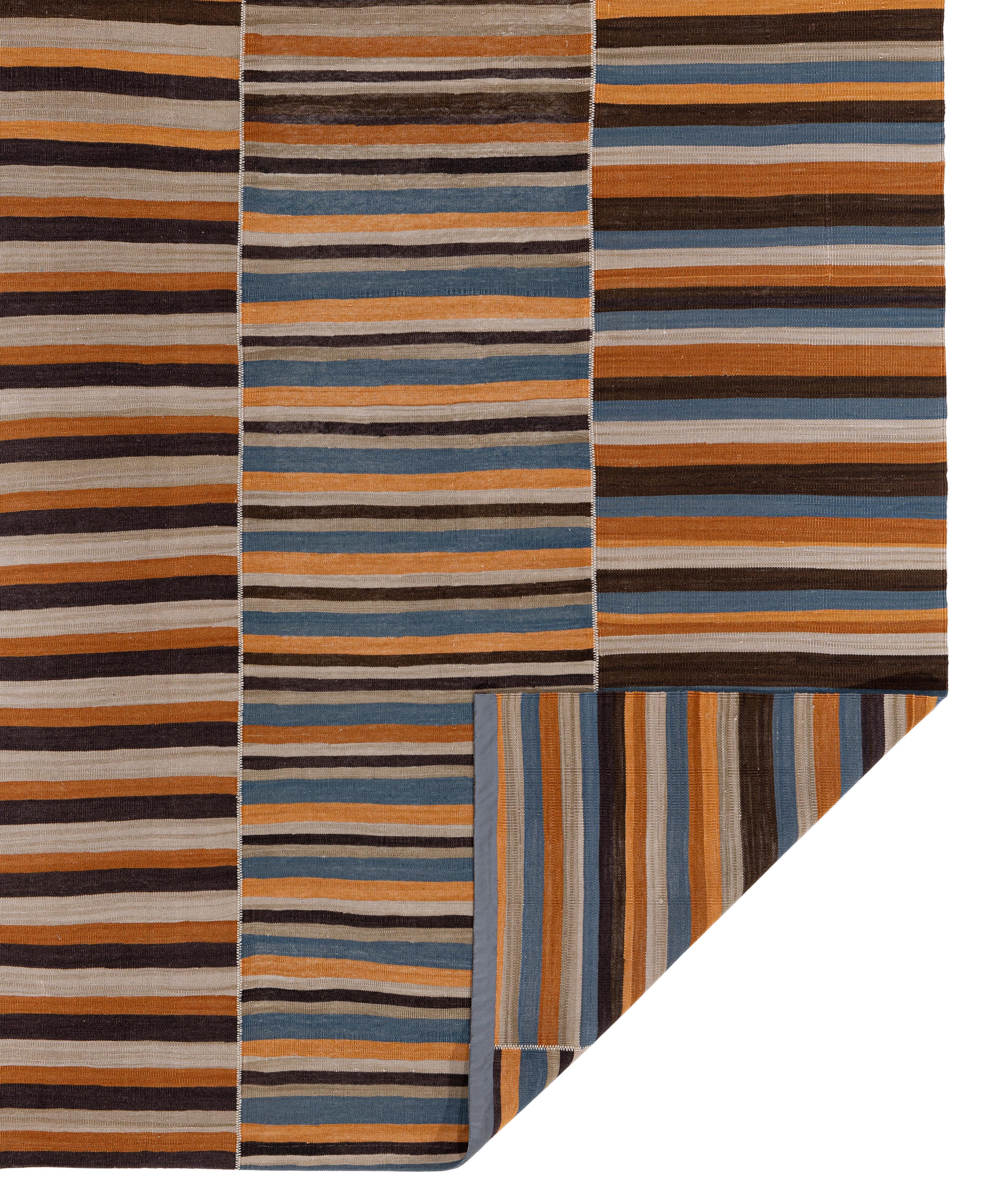 Tissu plat moderne Mazandaran tissé à la main - Laine naturelle, tons de terre rayés en vente 3