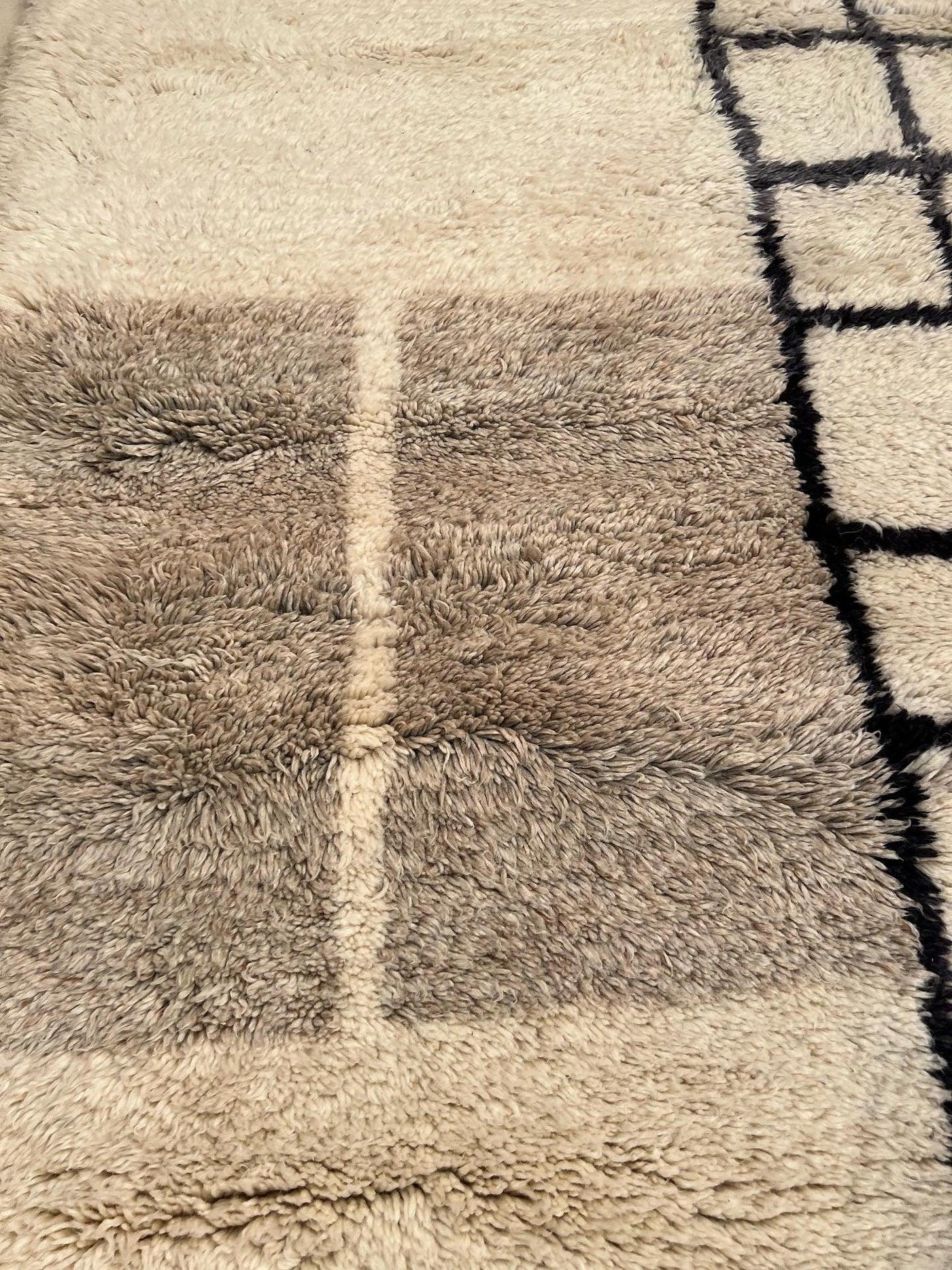 Modern Handwoven Moroccan Wool Grid Rug in Black, White and Grey In New Condition For Sale In Los Angeles, CA