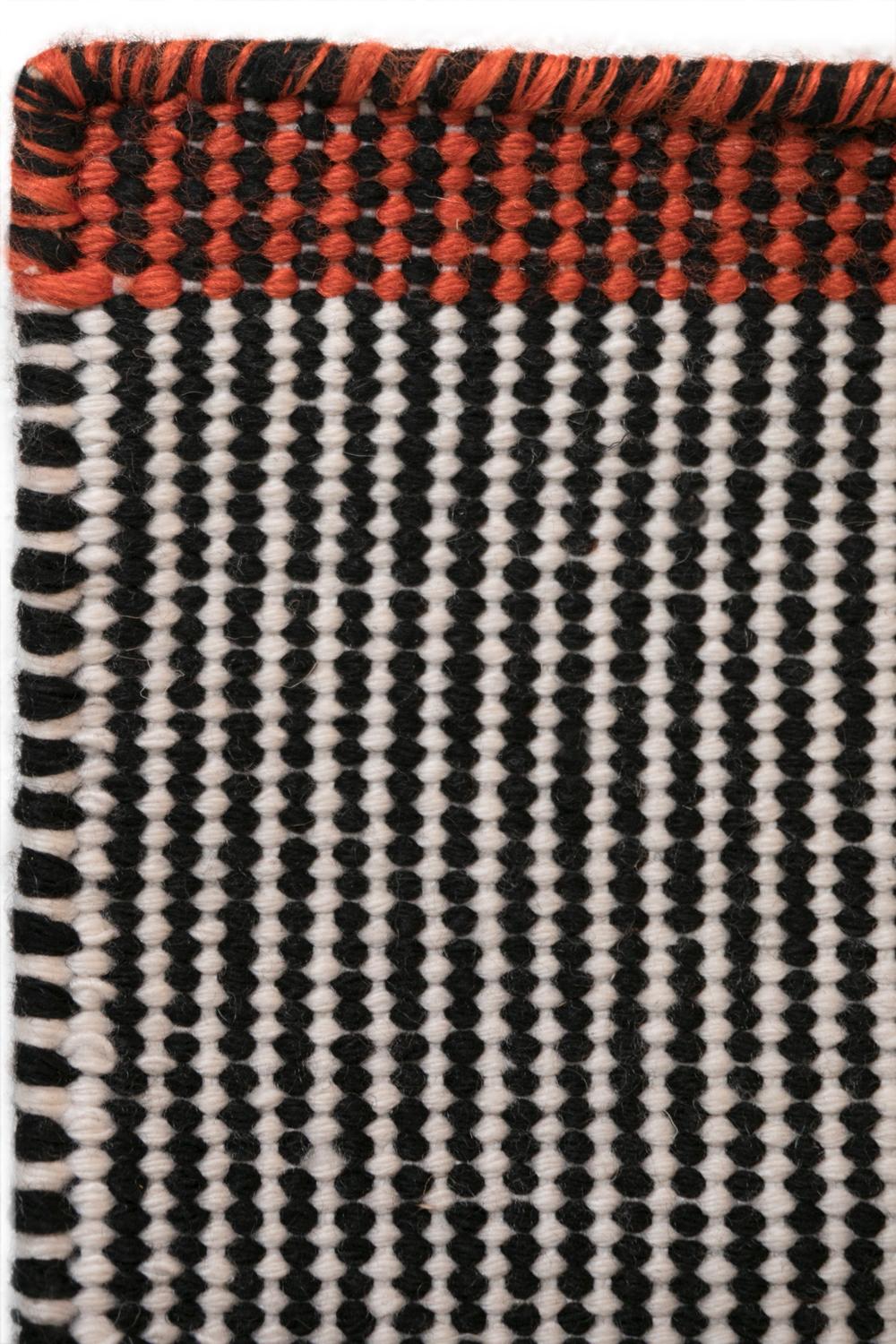 Modern Handwoven Polypropylene Outdoor Rug Carpet Black&Orange Touareg For Sale 3