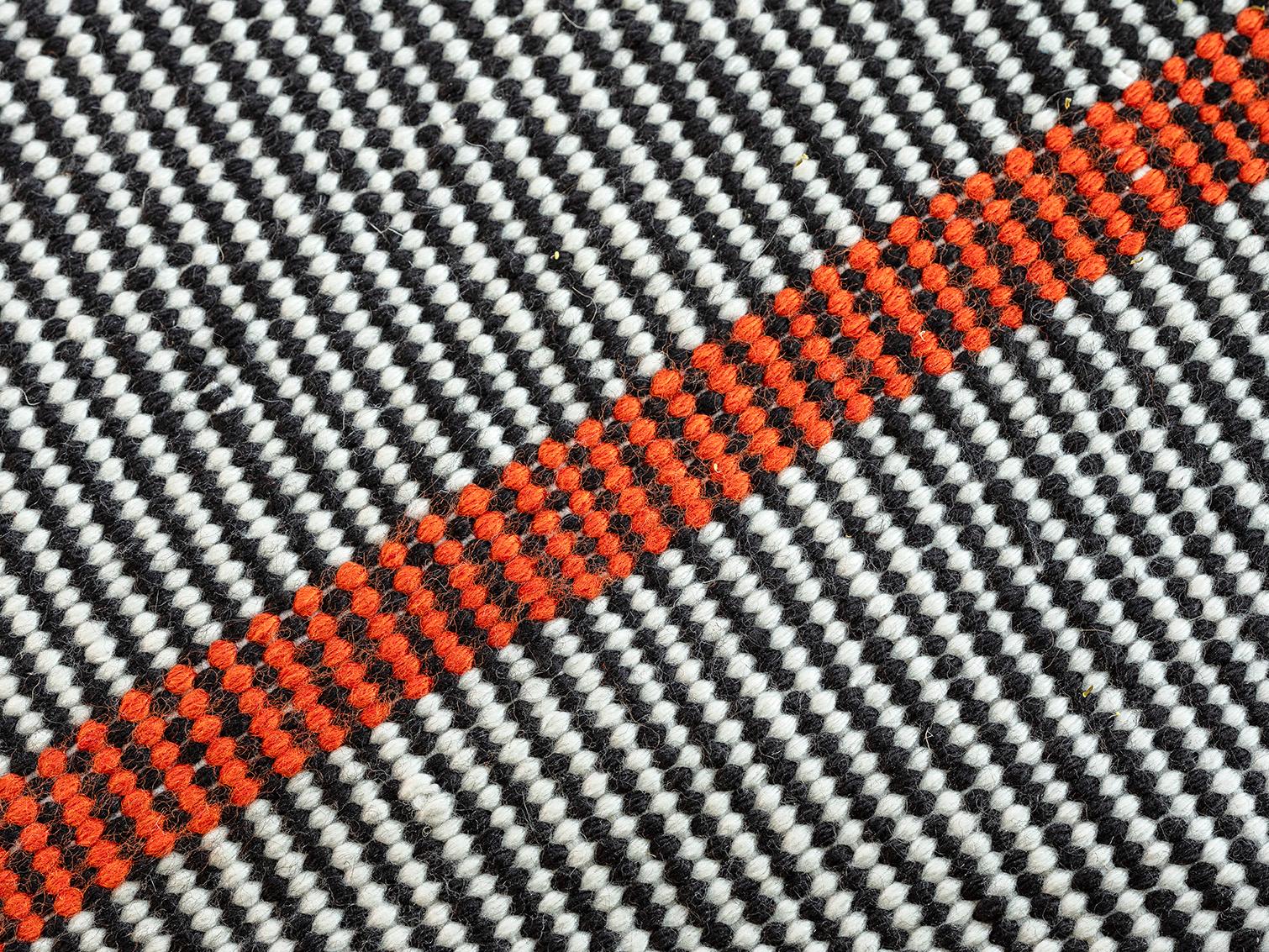 Hand-Woven Modern Handwoven Polypropylene Outdoor Rug Carpet Black&Orange Touareg For Sale