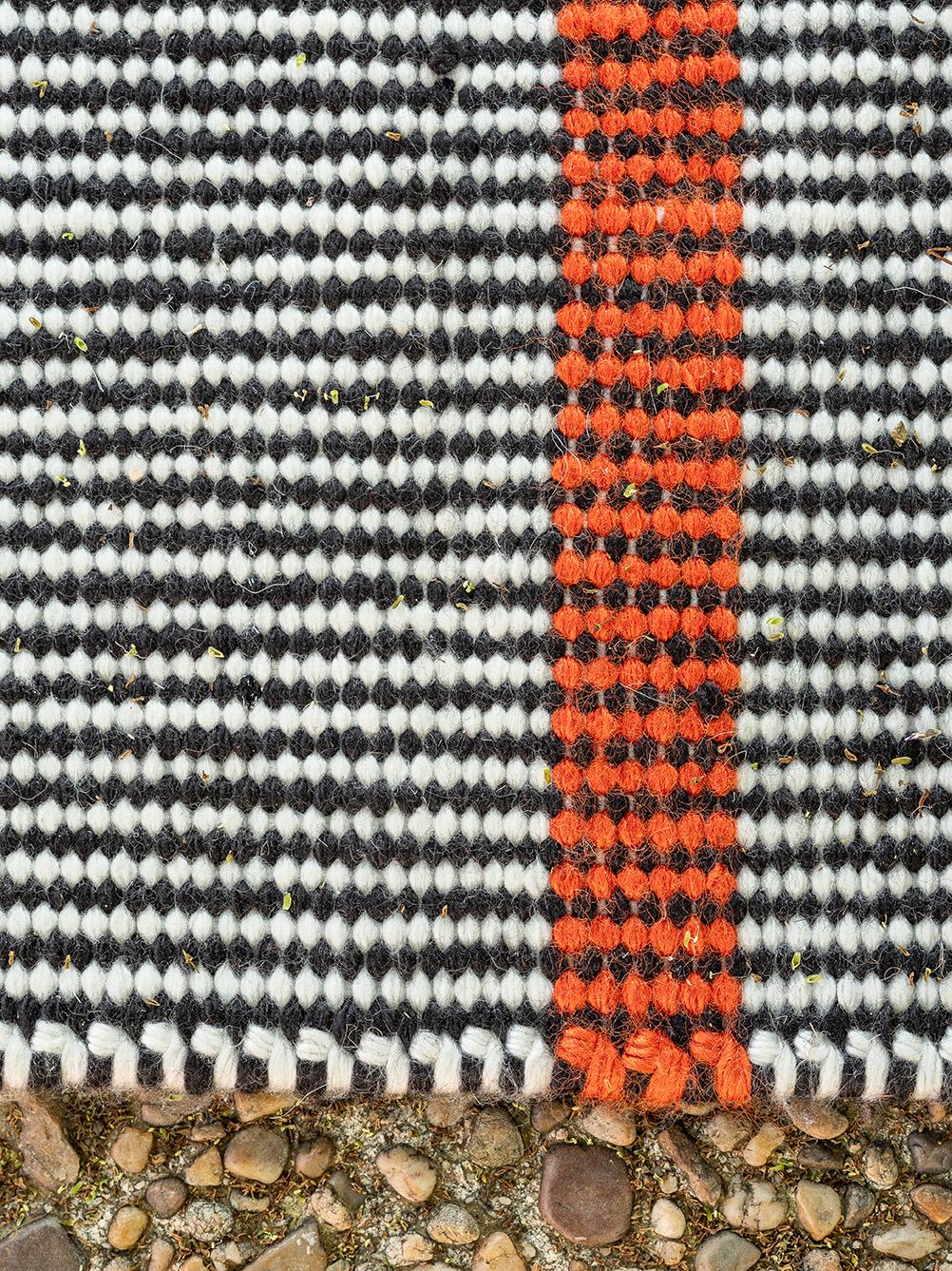 Modern Handwoven Polypropylene Outdoor Rug Carpet Black&Orange Touareg In New Condition For Sale In Madrid, ES