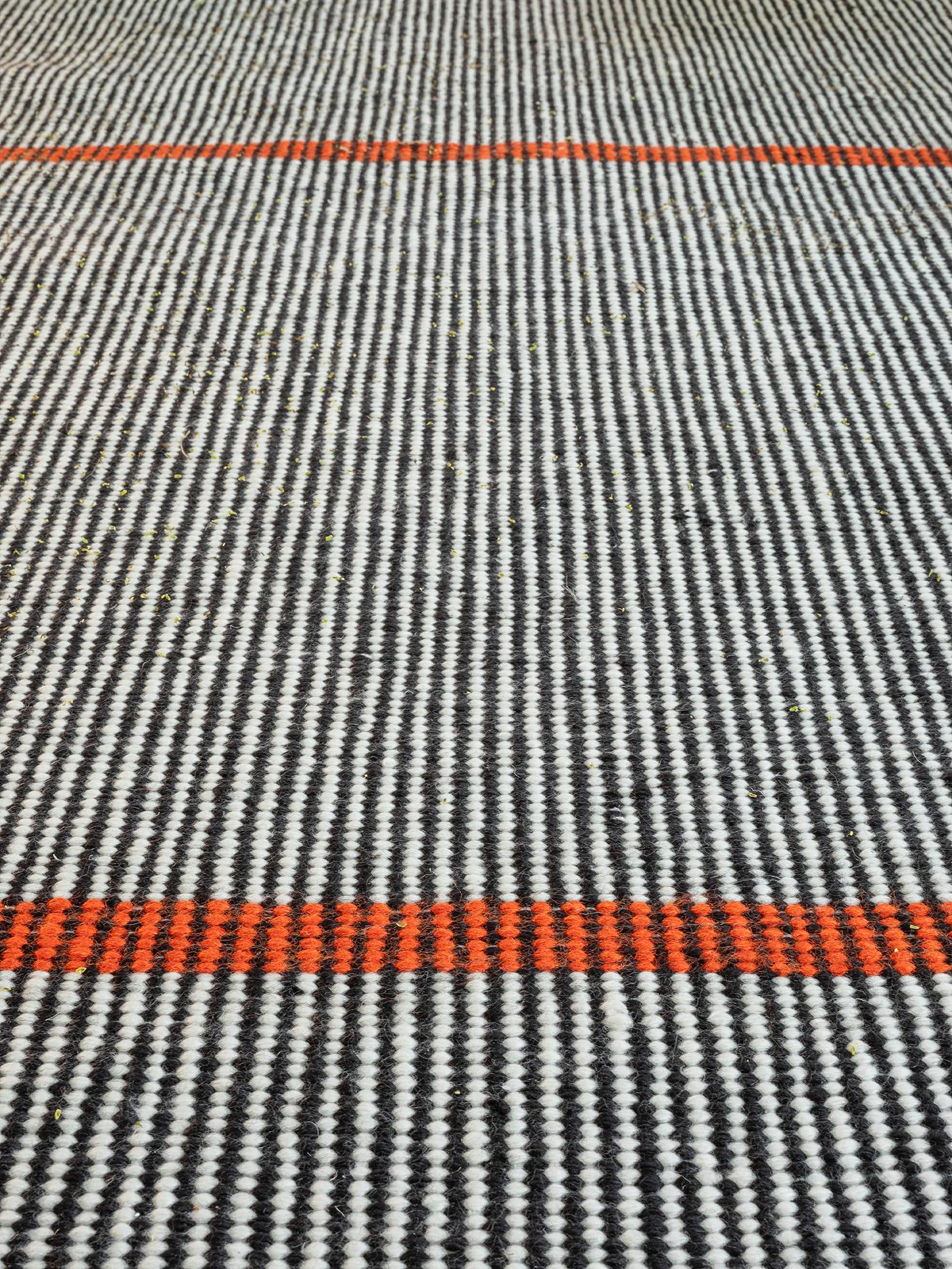Contemporary Modern Handwoven Polypropylene Outdoor Rug Carpet Black&Orange Touareg For Sale