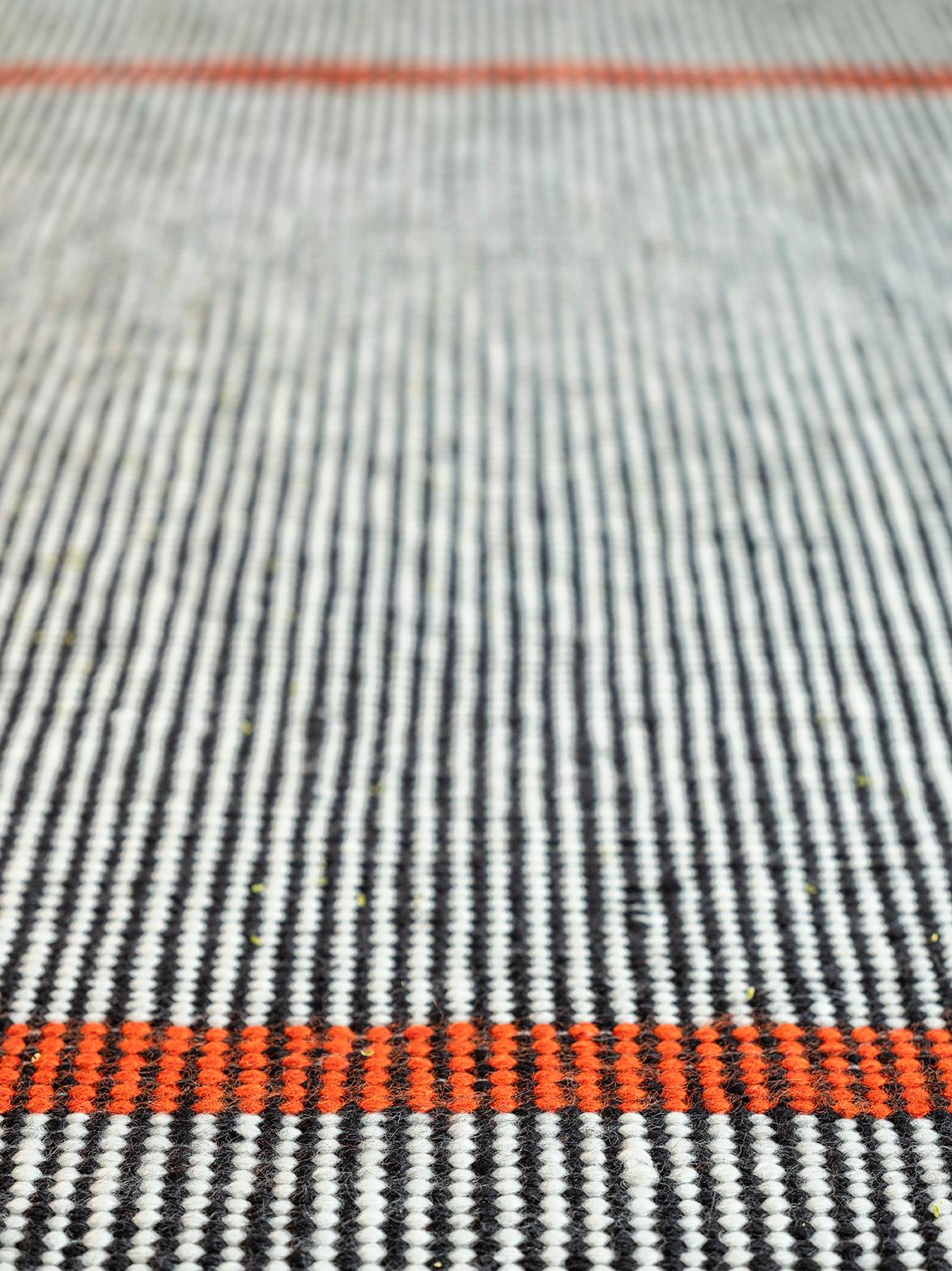 Acrylic Modern Handwoven Polypropylene Outdoor Rug Carpet Black&Orange Touareg For Sale