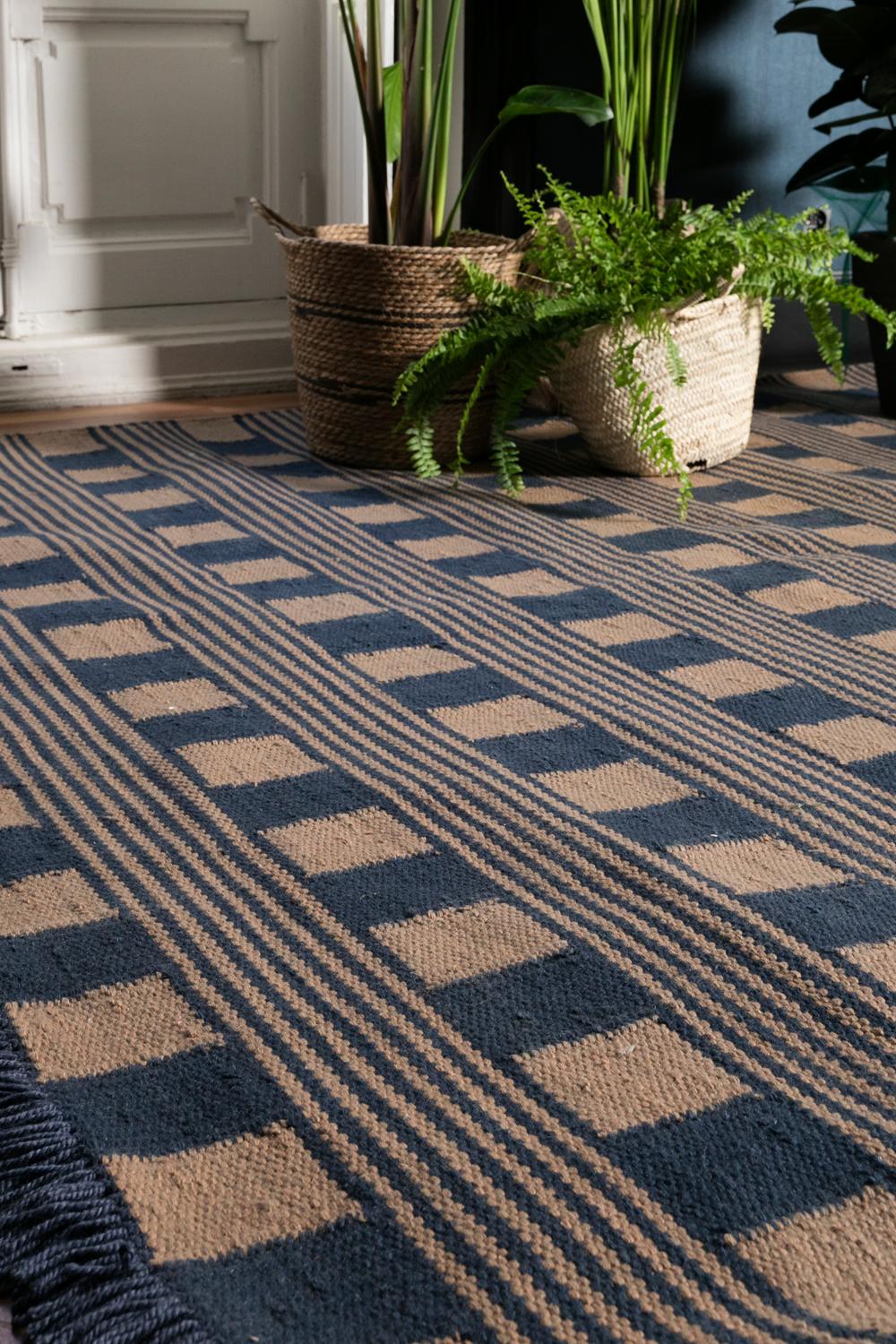 Modern Handwoven Polypropylene Outdoor Rug Carpet Blue&Beige Trattoria For Sale 4