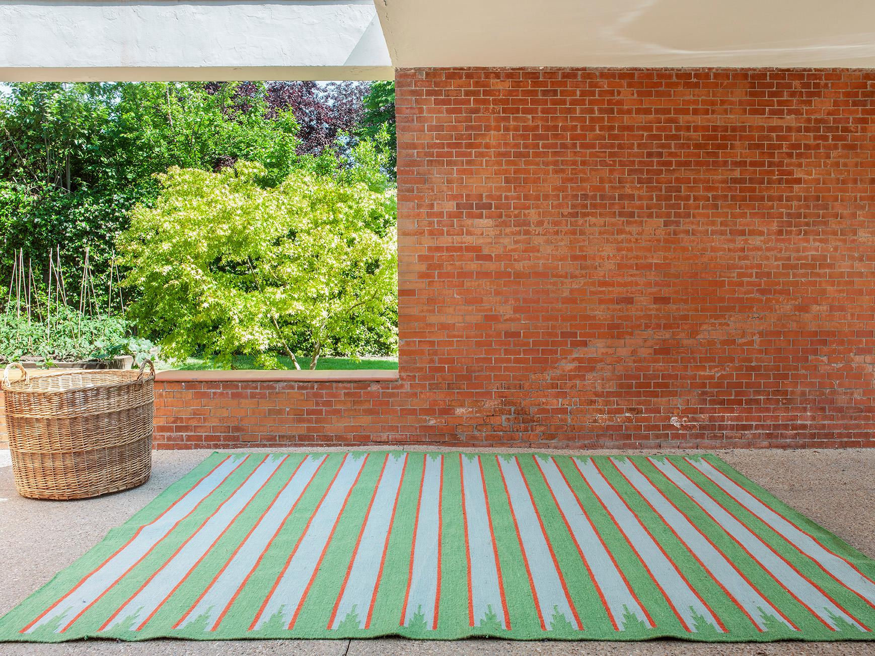 Moderner handgewebter Polypropylen-Teppich für den Außenbereich Teppich Grün Orange&Blau Chichimeca (Indisch) im Angebot