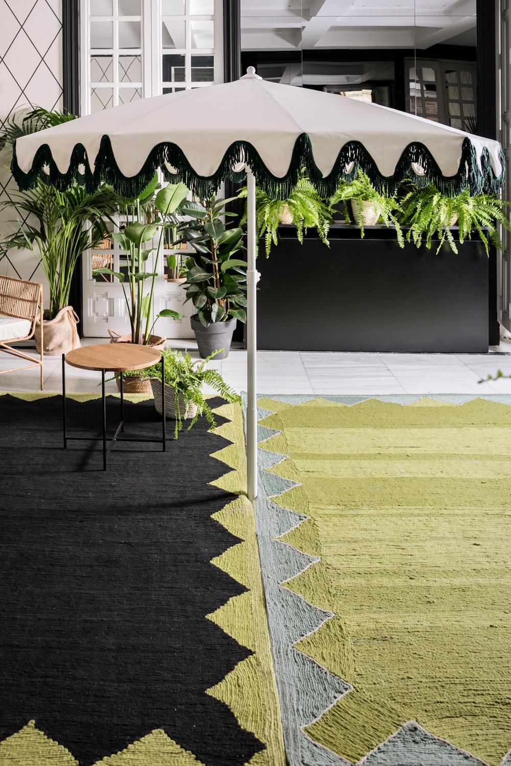 Modern Handwoven Polypropylene Outdoor Rug Carpet Light Green&Turquoise Gelato For Sale 5
