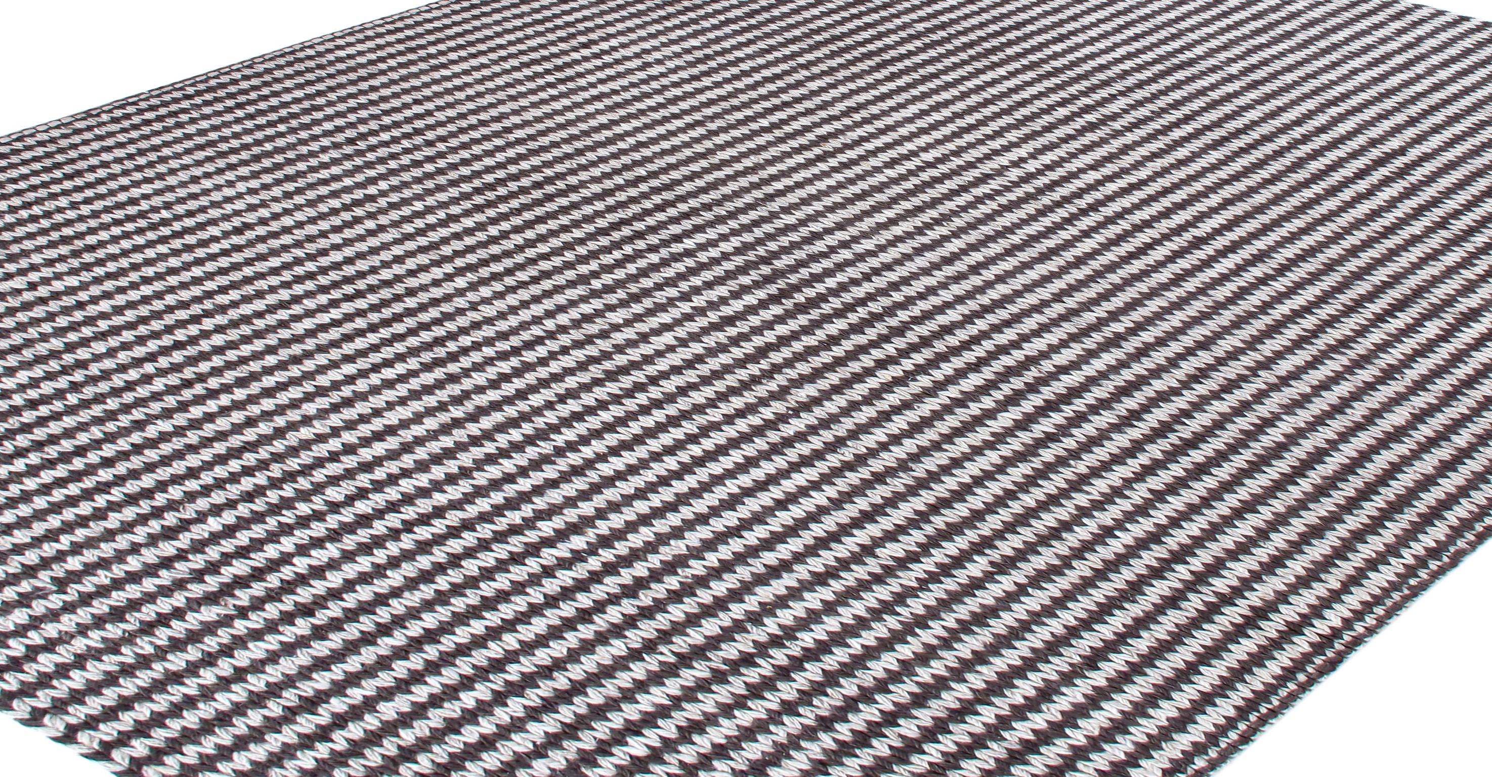 Moderno Tappeto moderno tessuto a mano in lana merino della Nuova Zelanda - motivo neutro e minimale in vendita