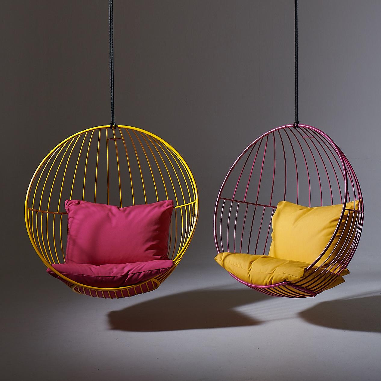 Modern Hanging Bubble Chair In New Condition For Sale In Johannesburg, ZA
