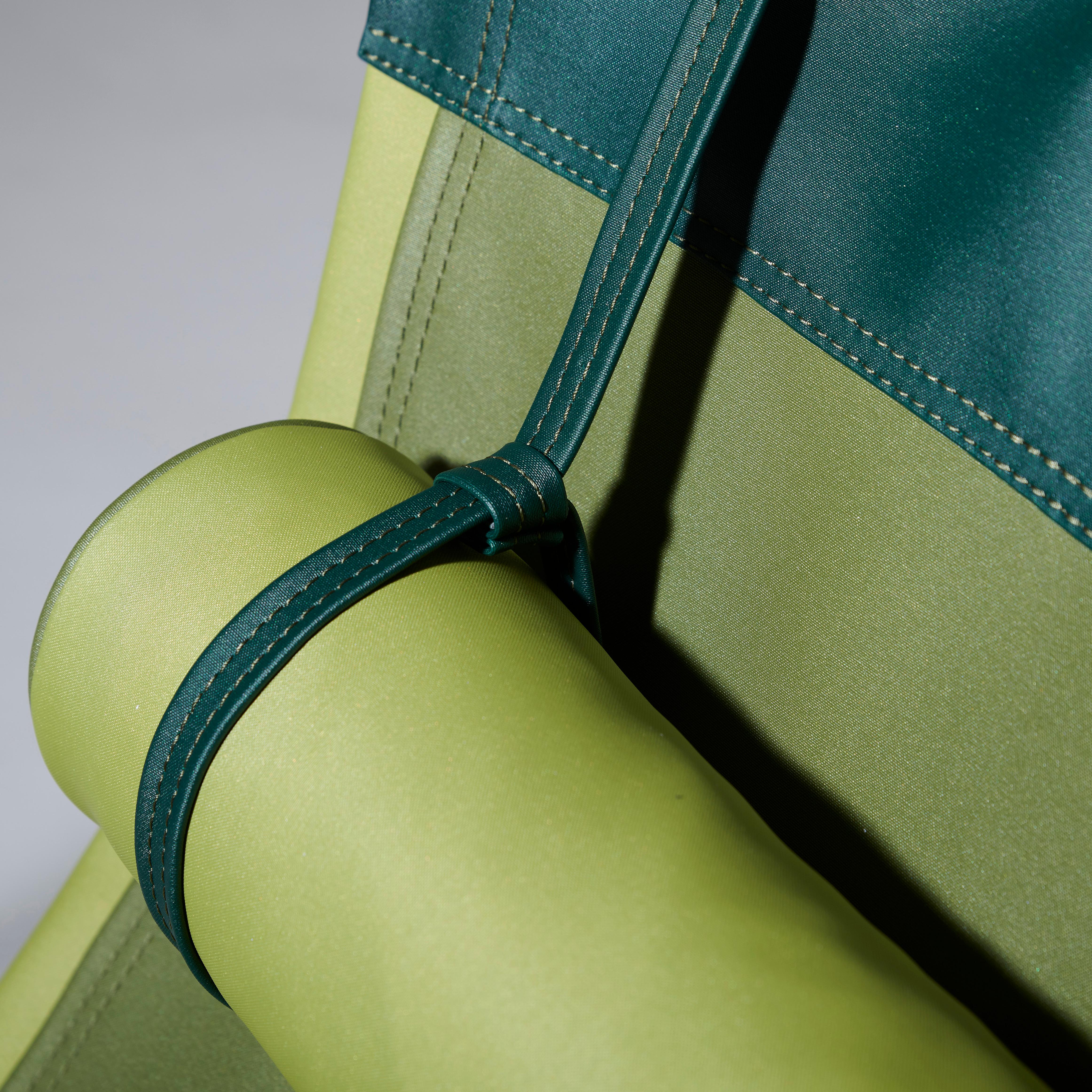 Galvanisé Chaise longue suspendue moderne pour l'extérieur en vert, personnalisable en vente