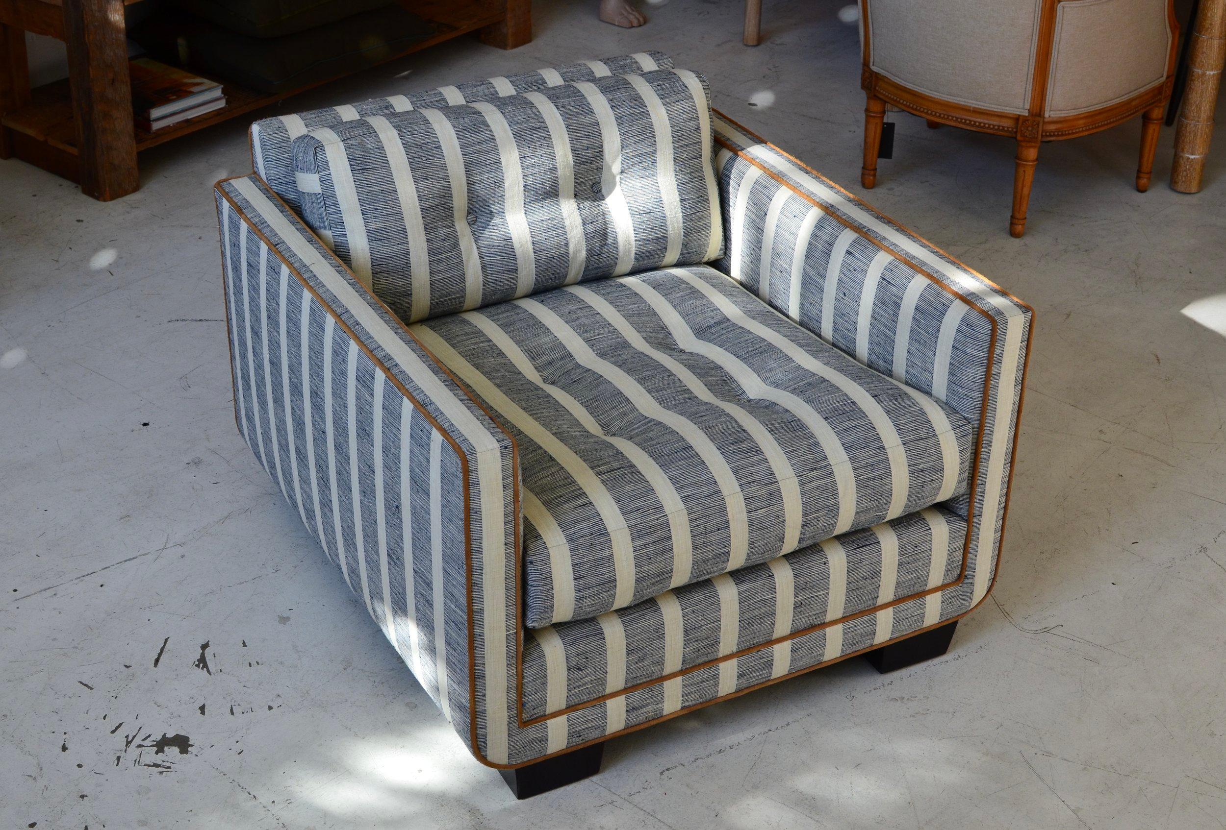 Sedia moderna Martin Harrison con base curva di Martin and Brockett in vendita 8