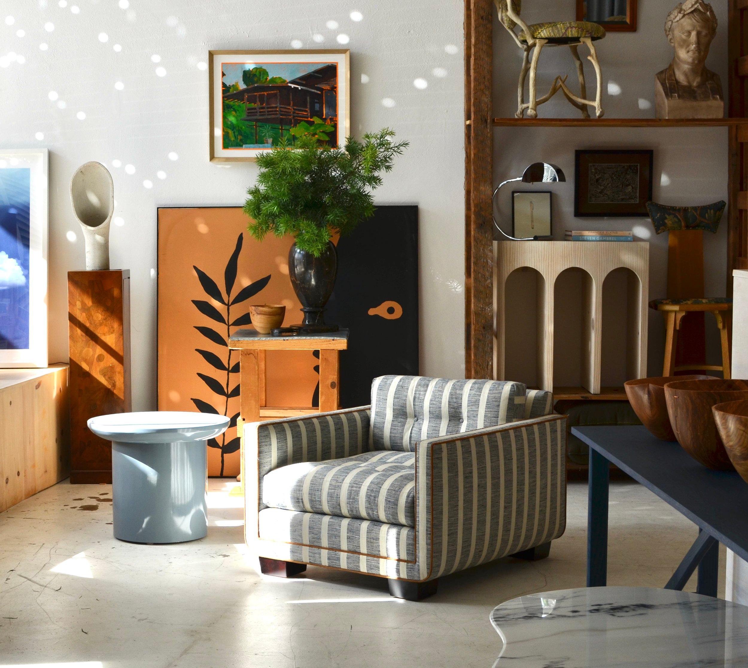 Sedia moderna Martin Harrison con base curva di Martin and Brockett in vendita 10
