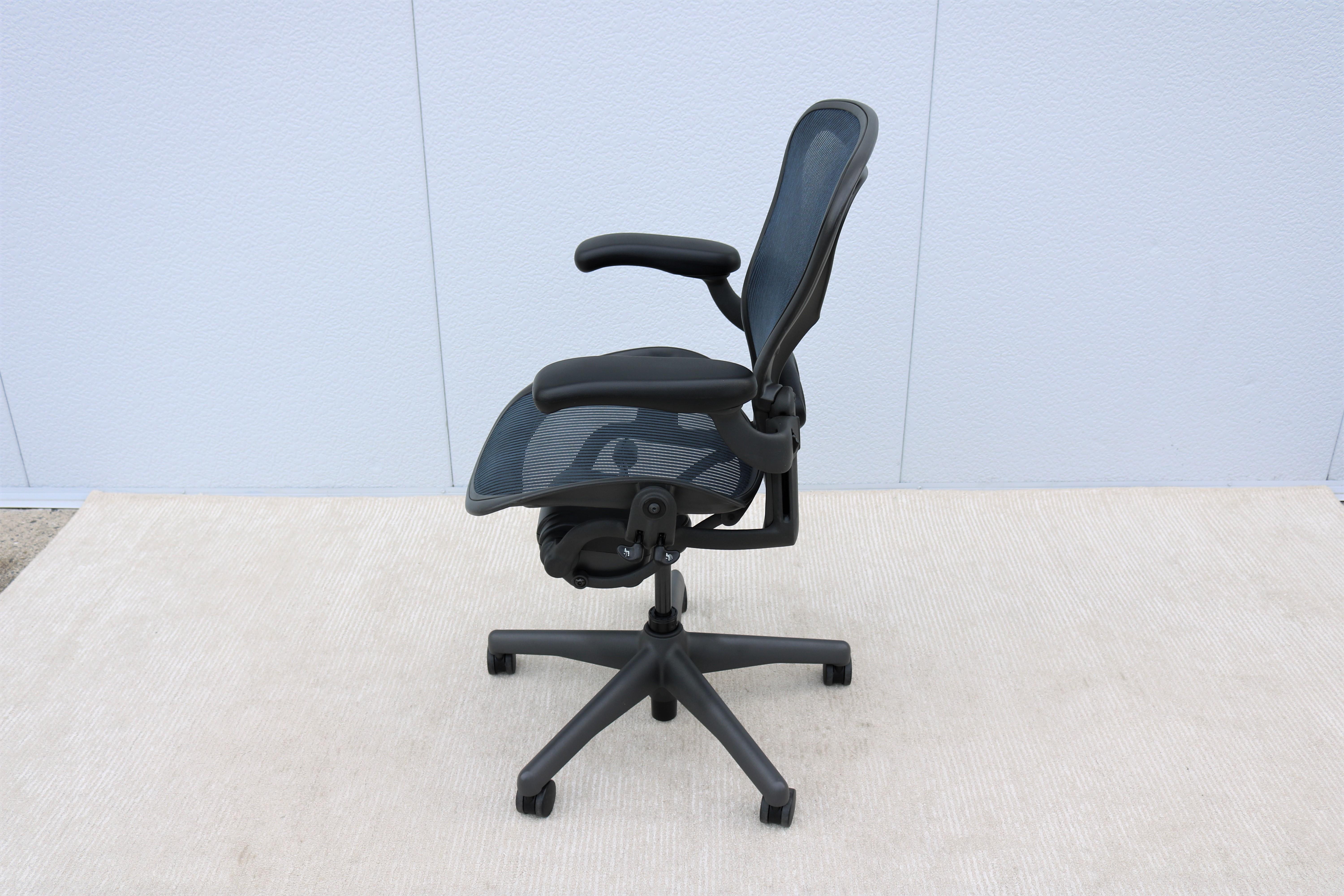 Metal Modern Herman Miller Aeron Chair Size B in Blue Mesh Fabric Fully Adjustable