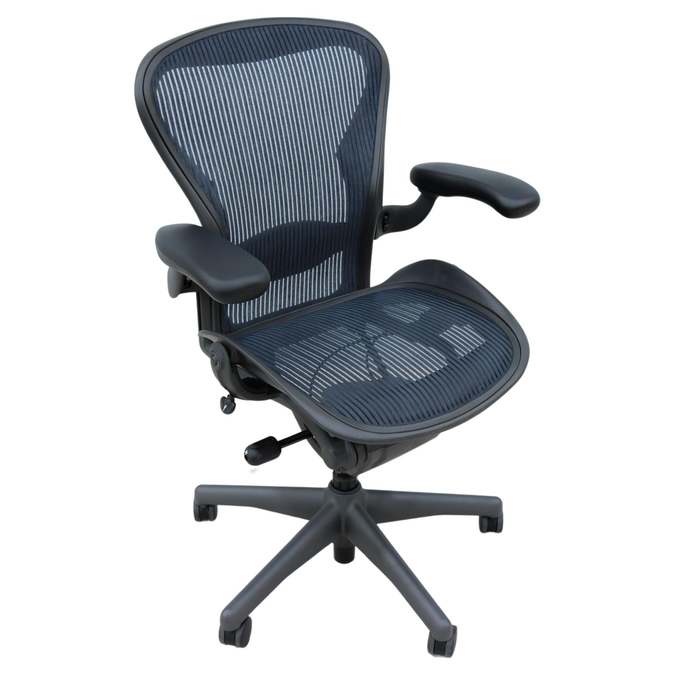 Modern Herman Miller Aeron Chair Size B in Blue Mesh Fabric Fully Adjustable