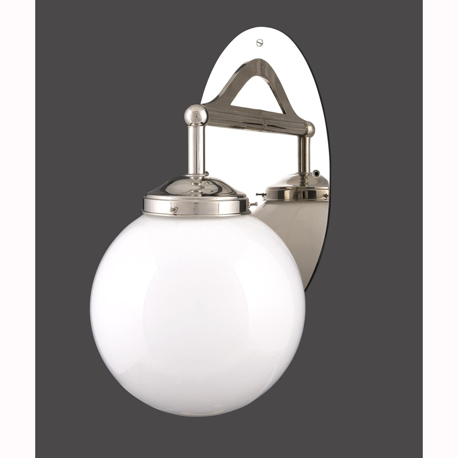 Autrichien Moderne A Hermann Czech Wall Light en laiton, Design/One Re-Edition en vente