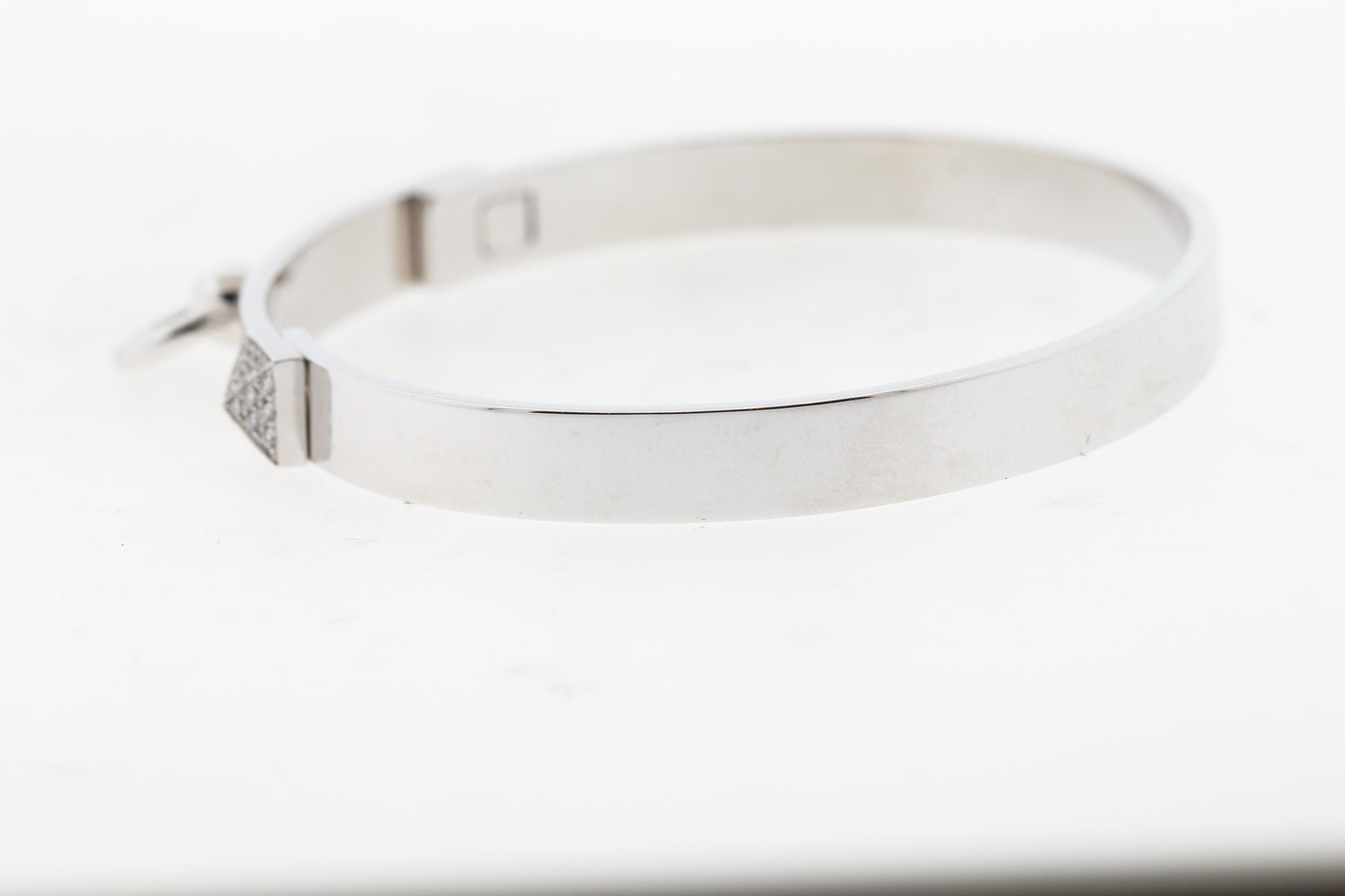 Modern Hermes Collier de Chien White Gold Bangle Bracelet In Good Condition In New York, NY