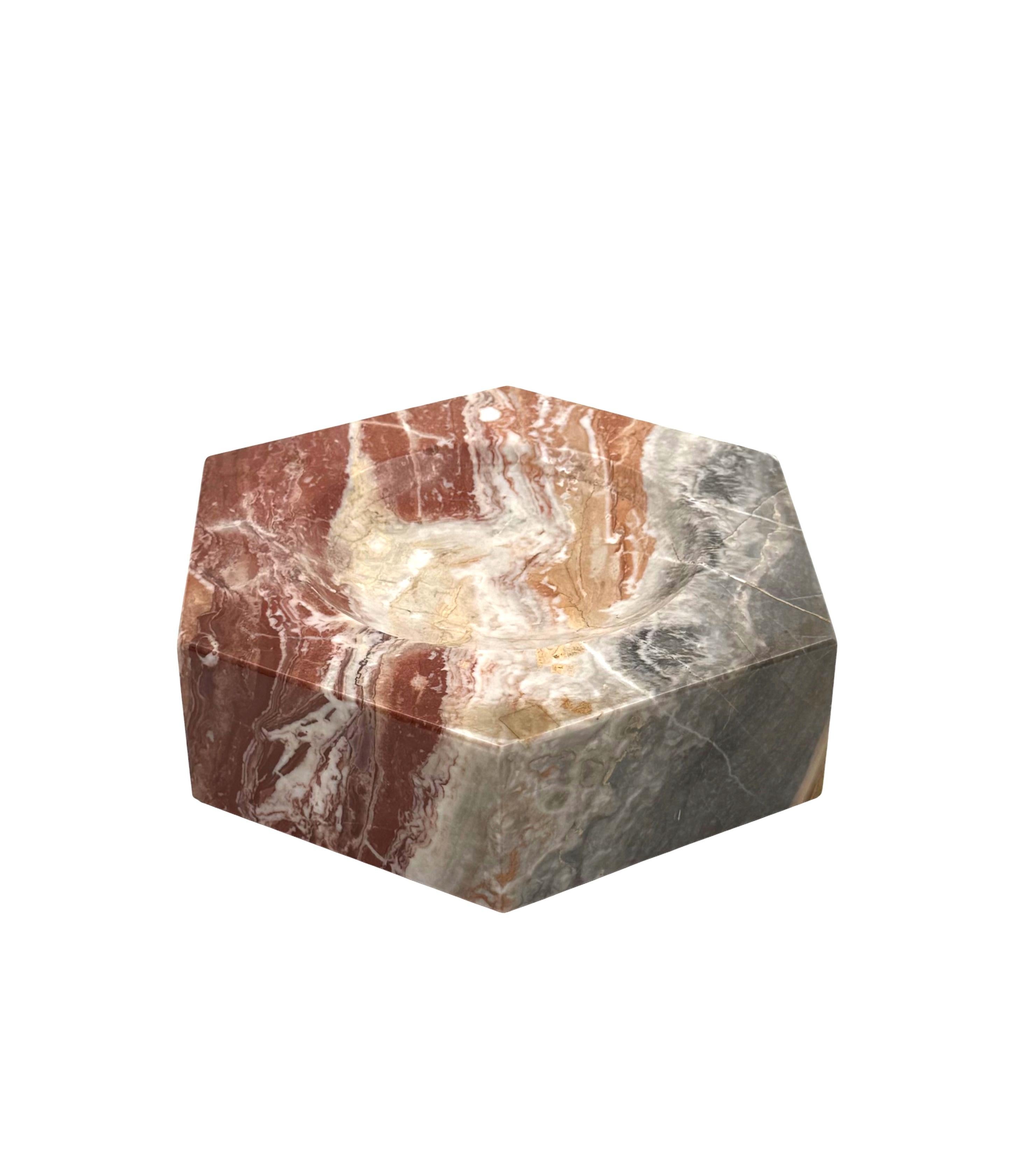 Modern hexagonal multicolored marble ashtray bowl, Italy, 1970s in vendita 3