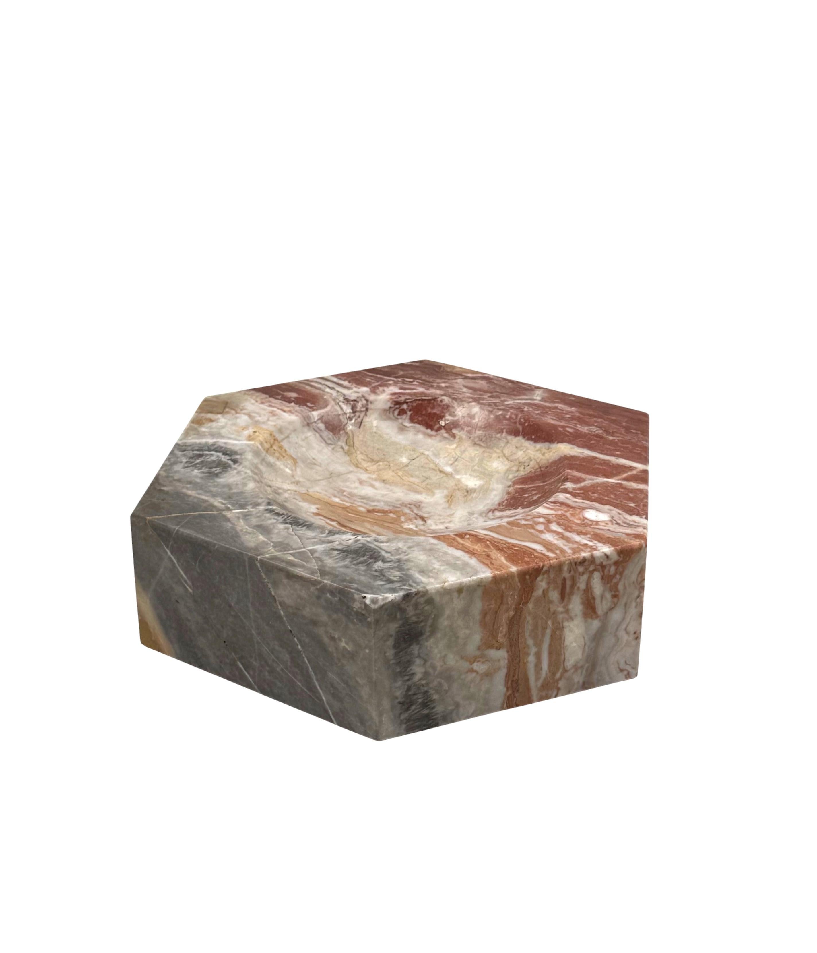Modern hexagonal multicolored marble ashtray bowl, Italy, 1970s in vendita 6