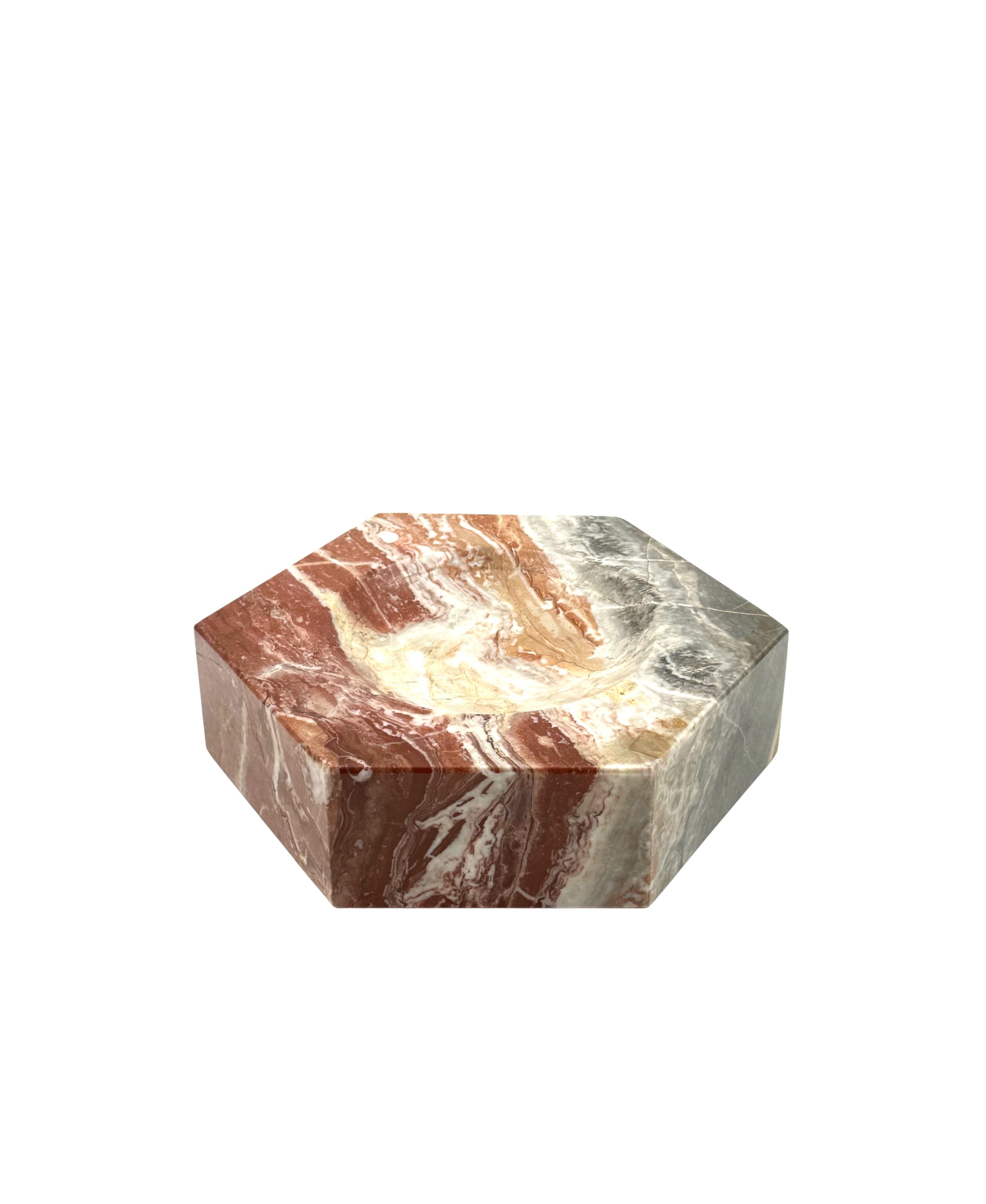 Marmo Modern hexagonal multicolored marble ashtray bowl, Italy, 1970s in vendita