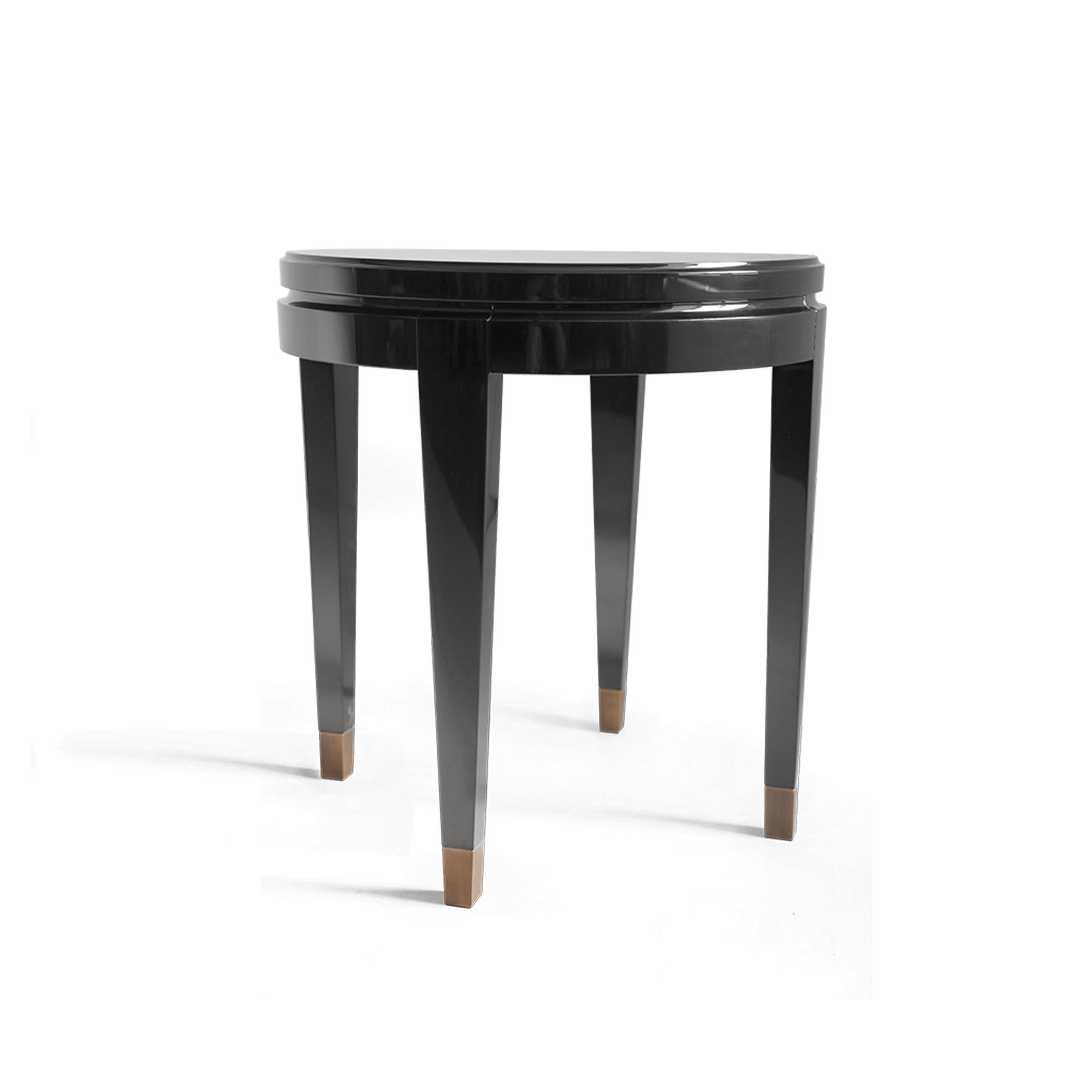 European Modern high gloss round black side table For Sale