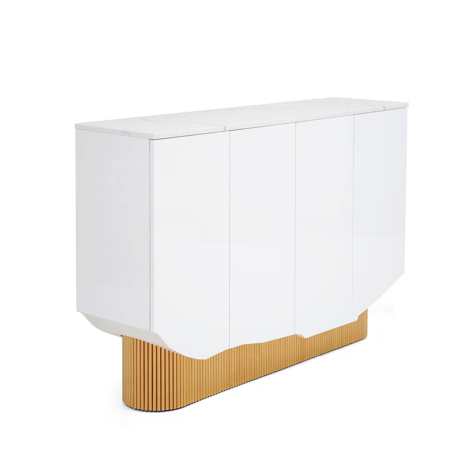 Modernes weißes Sideboard in Hochglanz mit Marmorplatte und Messingbeinen, Moderne im Angebot 1