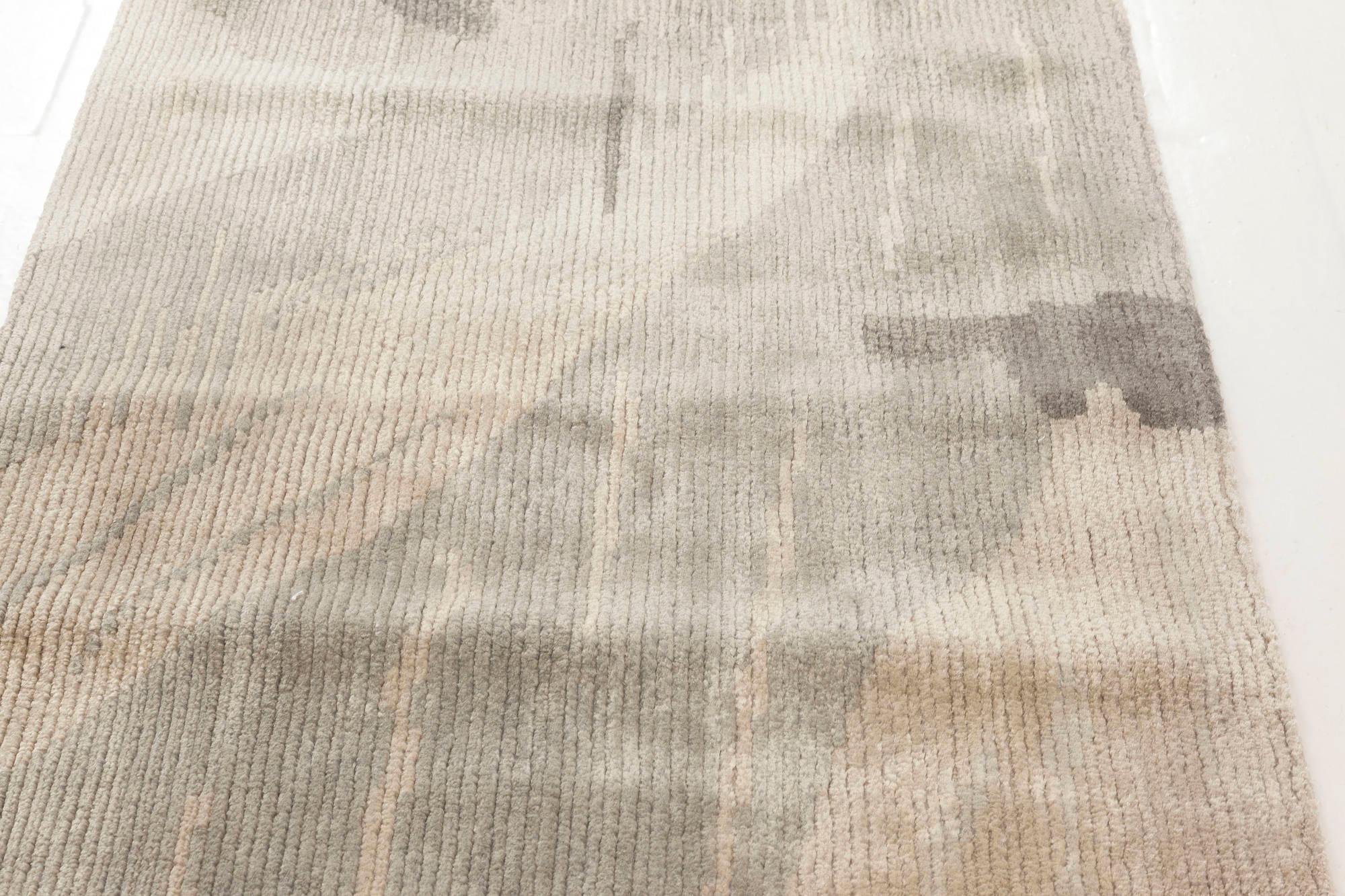 Moderna alfombra de lana de alta calidad beige y gris hecha a mano por Doris Leslie Blau Indio en venta