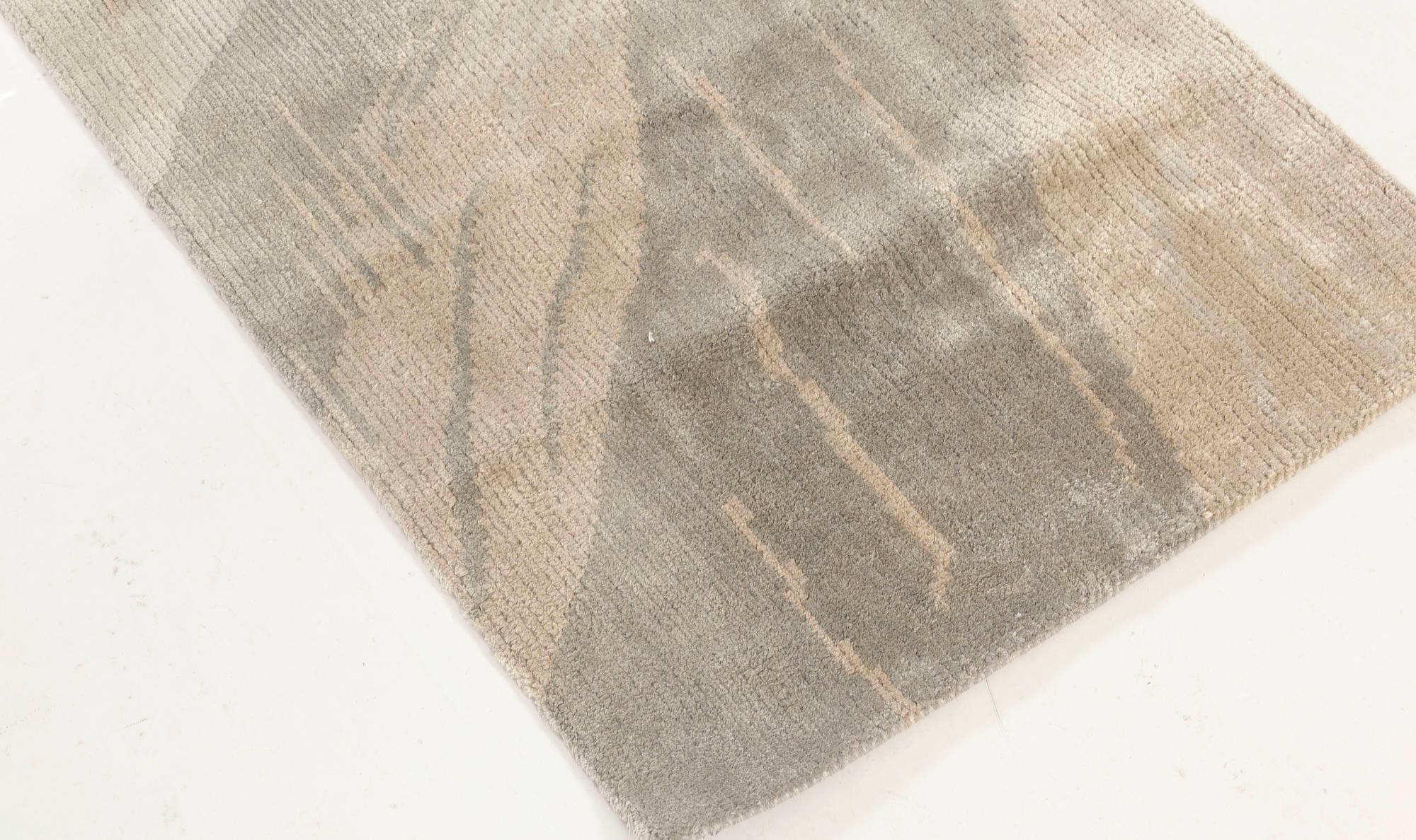 Moderna alfombra de lana de alta calidad beige y gris hecha a mano por Doris Leslie Blau Anudado a mano en venta