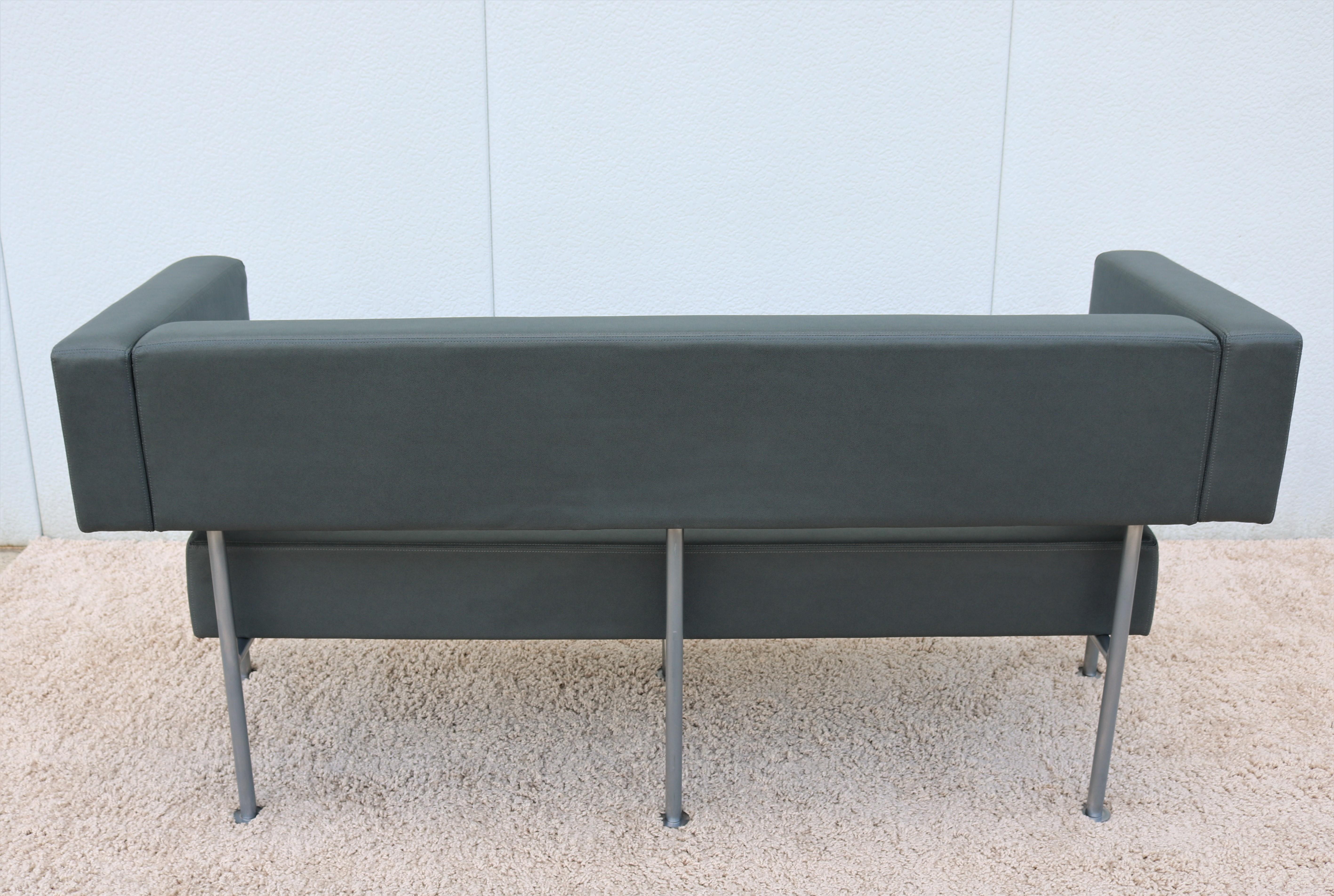 Modernes, schwebendes Longo-Sofa-Set aus grauem EcoSoft-Leder Komplot-Design im Angebot 5