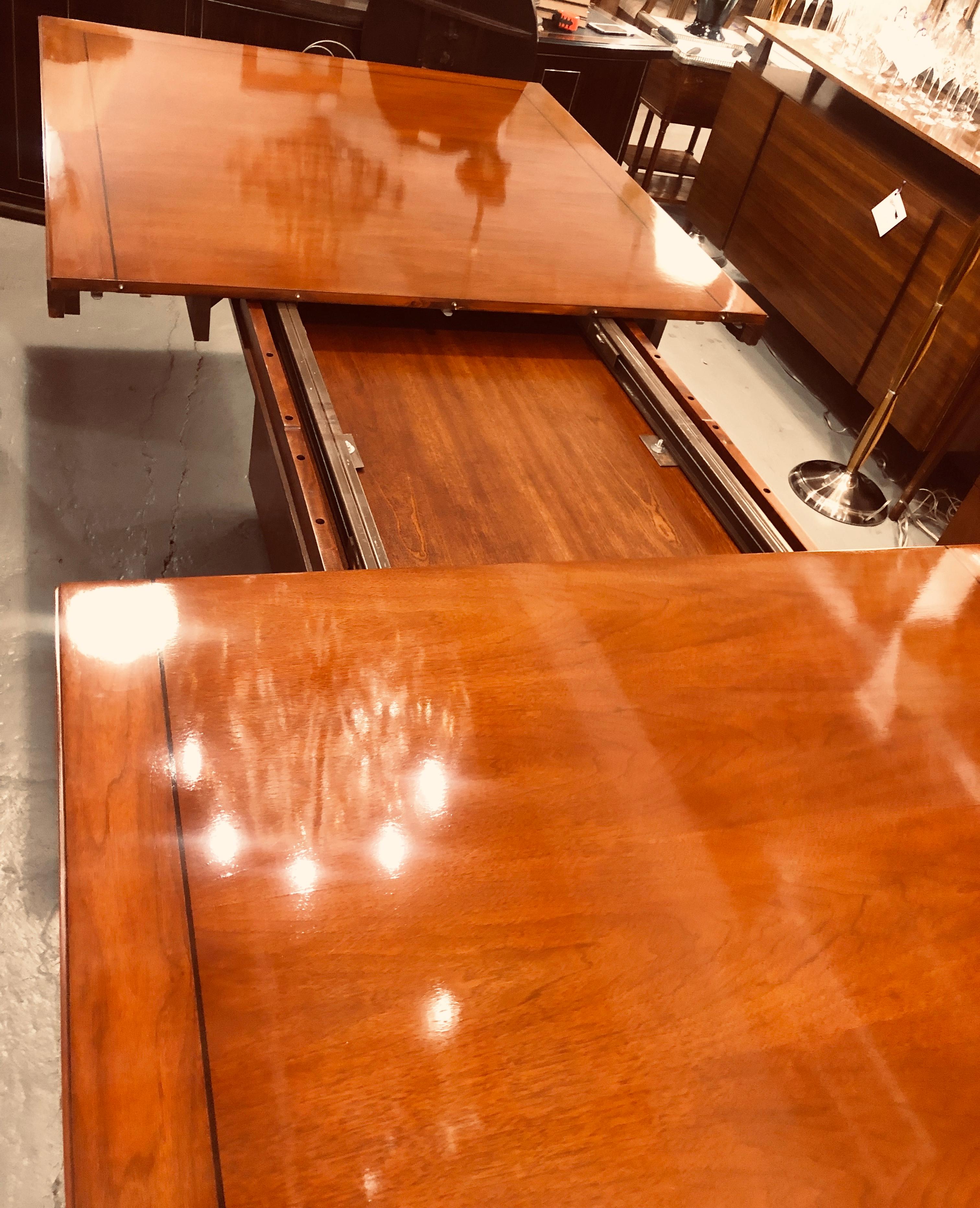 Modern Hollywood Dining Table Solid Wood Walnut Veneer Labeled For Sale 4