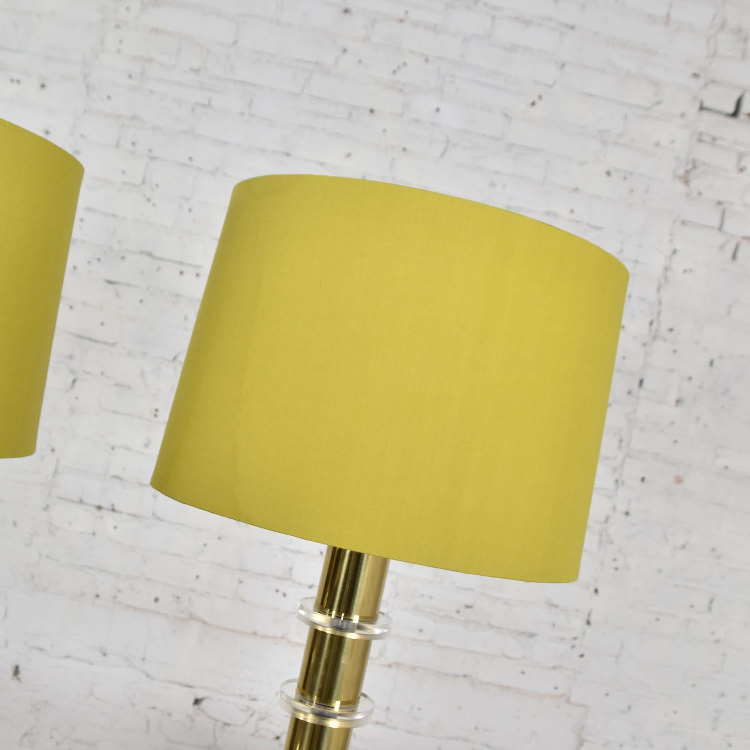 Late 20th Century Modern Hollywood Regency Lucite & Brass Plate Lamps a Pair Style Karl Springer