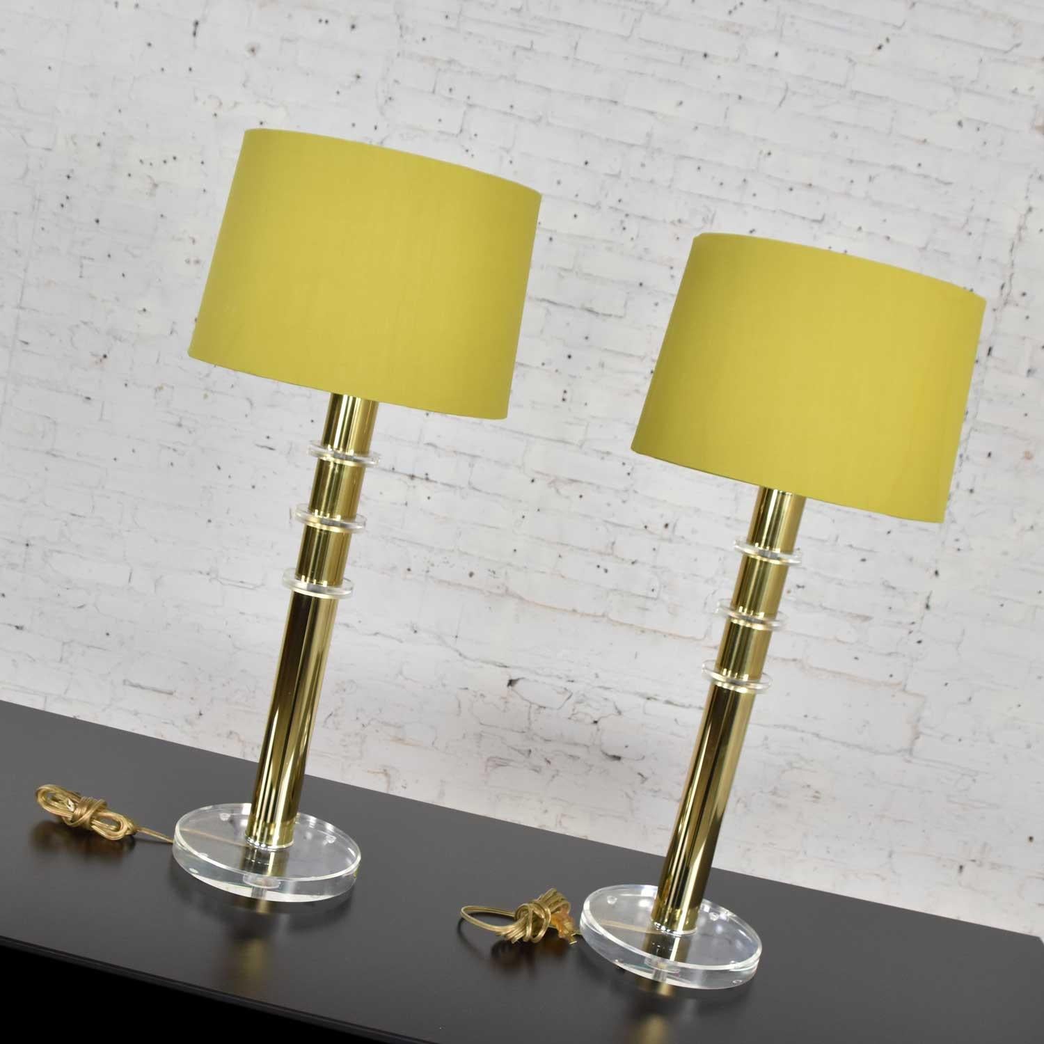 Modern Hollywood Regency Lucite & Brass Plate Lamps a Pair Style Karl Springer 2