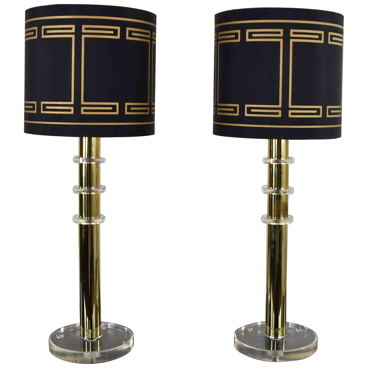 Modern Hollywood Regency Lucite & Brass Plate Lamps a Pair Style Karl Springer For Sale