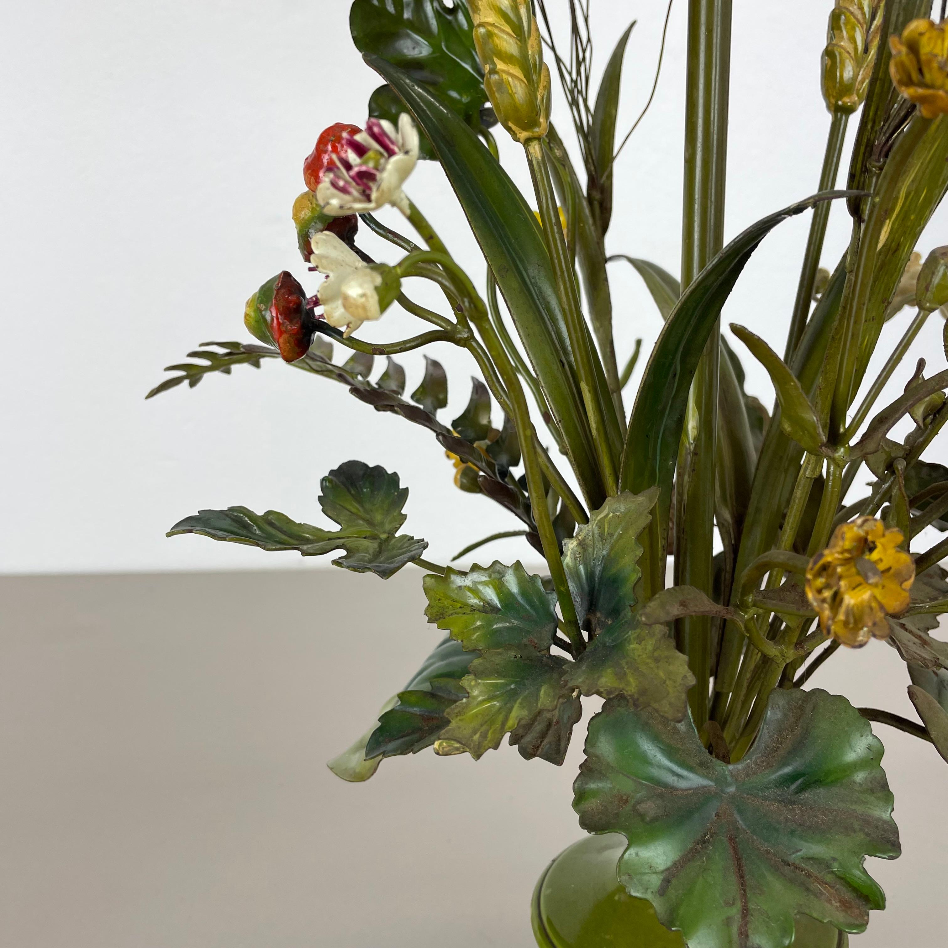 tavolo moderno Hollywood regency in metallo 47cm FLOWER BOUQUET Base per luce, Italia anni '50 in vendita 3