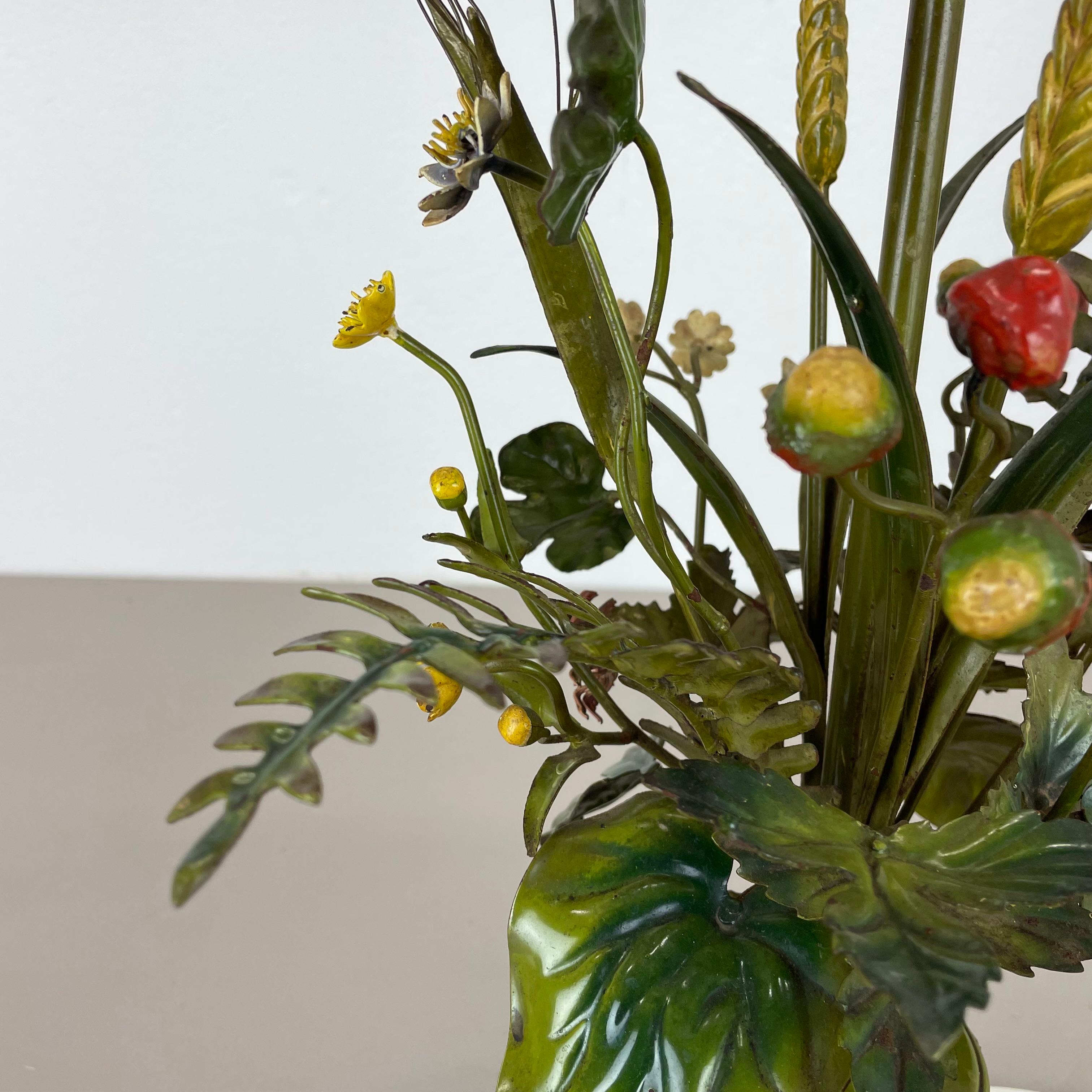 tavolo moderno Hollywood regency in metallo 47cm FLOWER BOUQUET Base per luce, Italia anni '50 in vendita 7