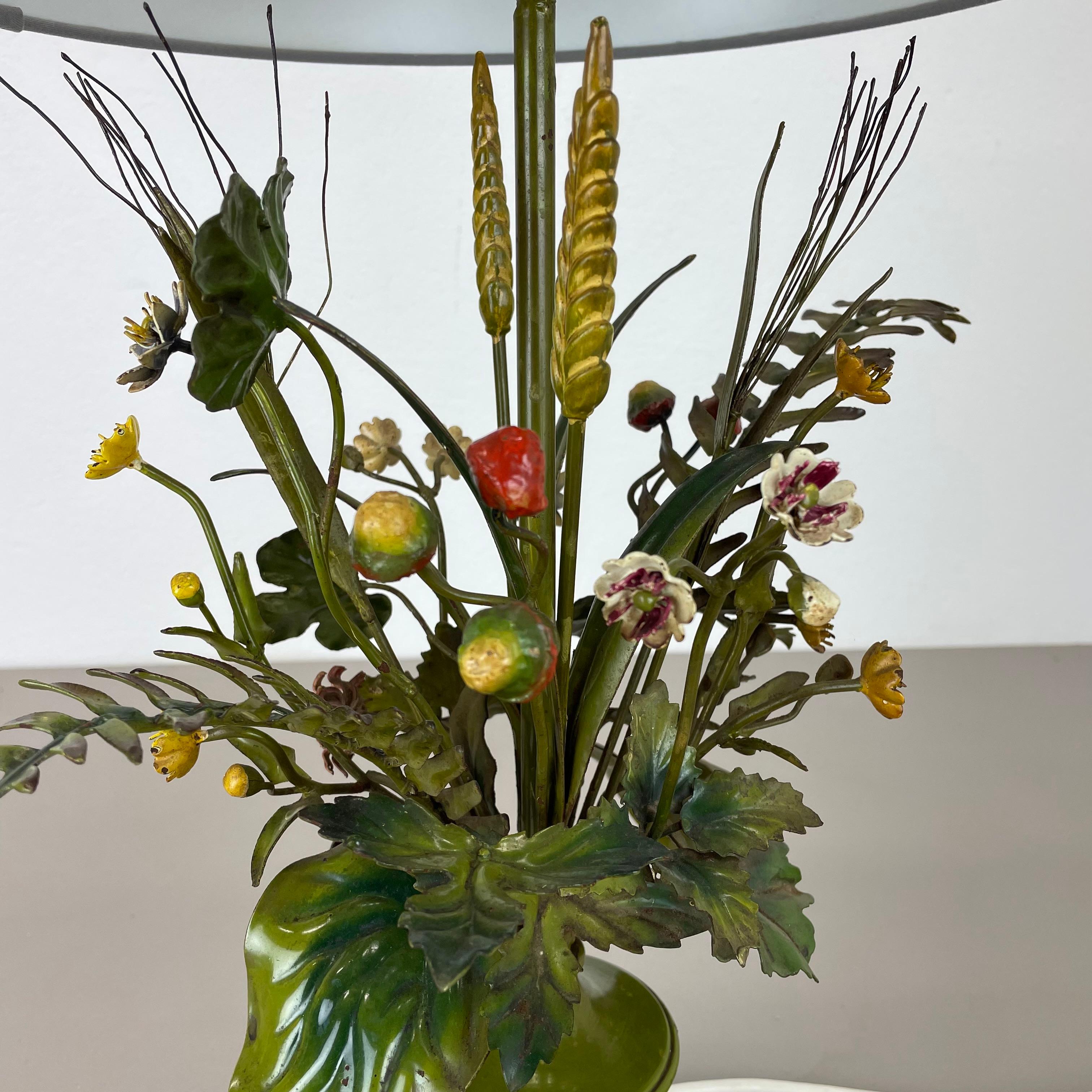 tavolo moderno Hollywood regency in metallo 47cm FLOWER BOUQUET Base per luce, Italia anni '50 in vendita 9