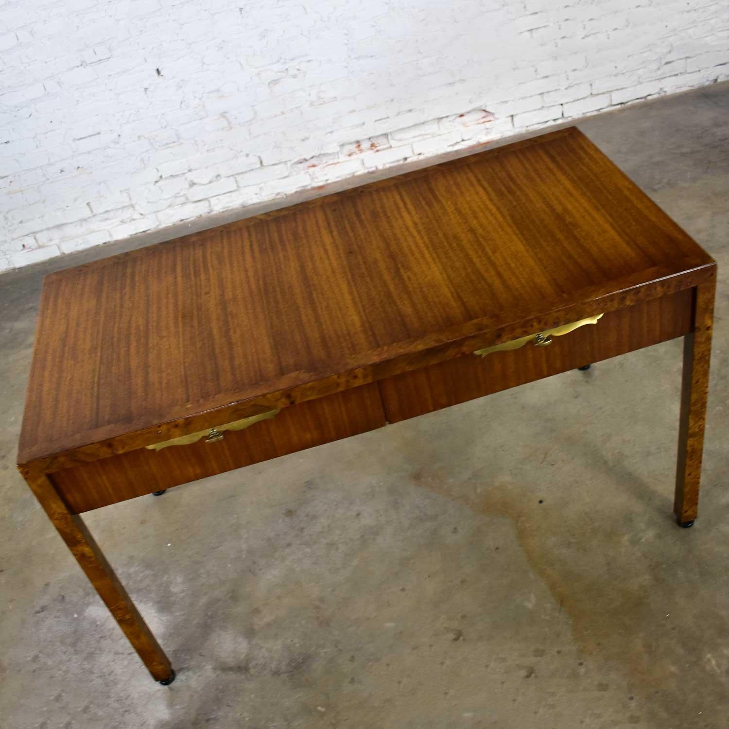 Modern Hollywood Regency Walnut Parson’s Style Writing Desk Tomlinson Furniture In Good Condition In Topeka, KS