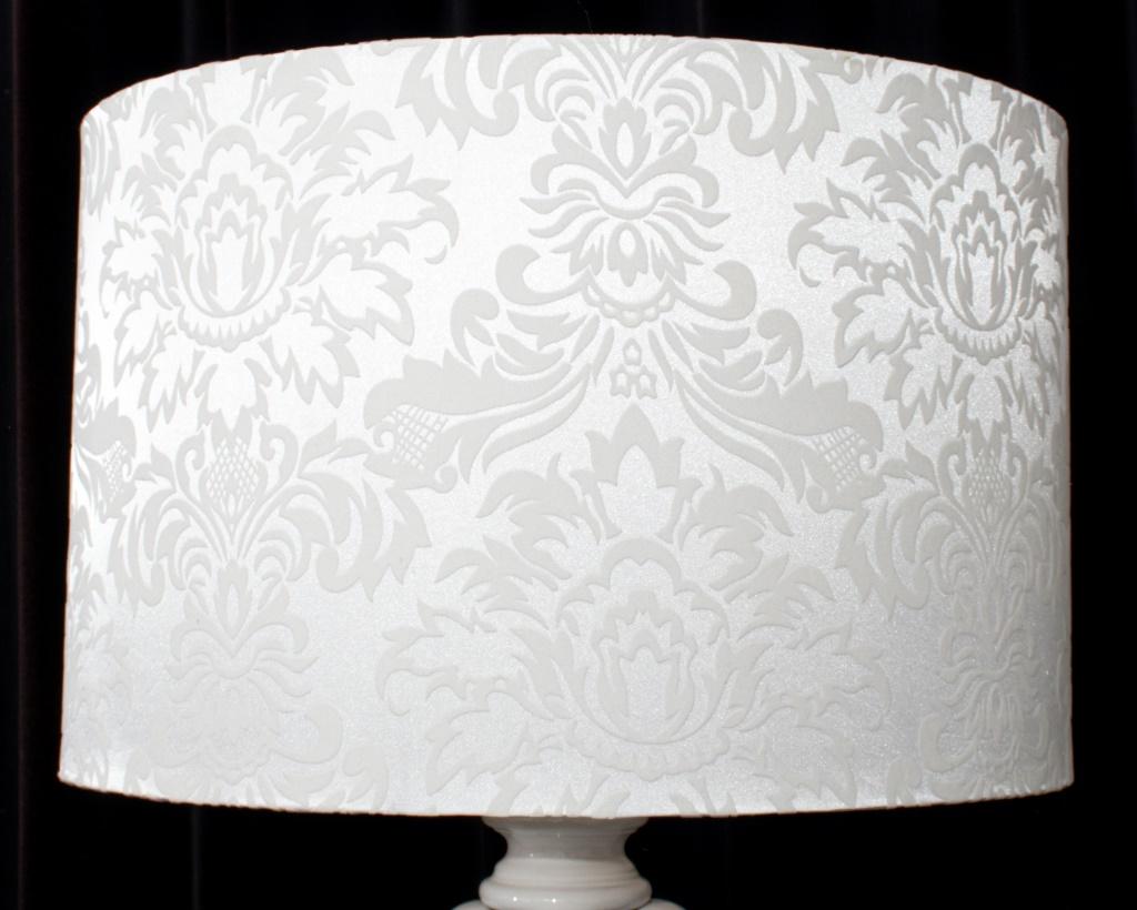 Contemporary Modern Hollywood Regency White Ceramic Table Lamp