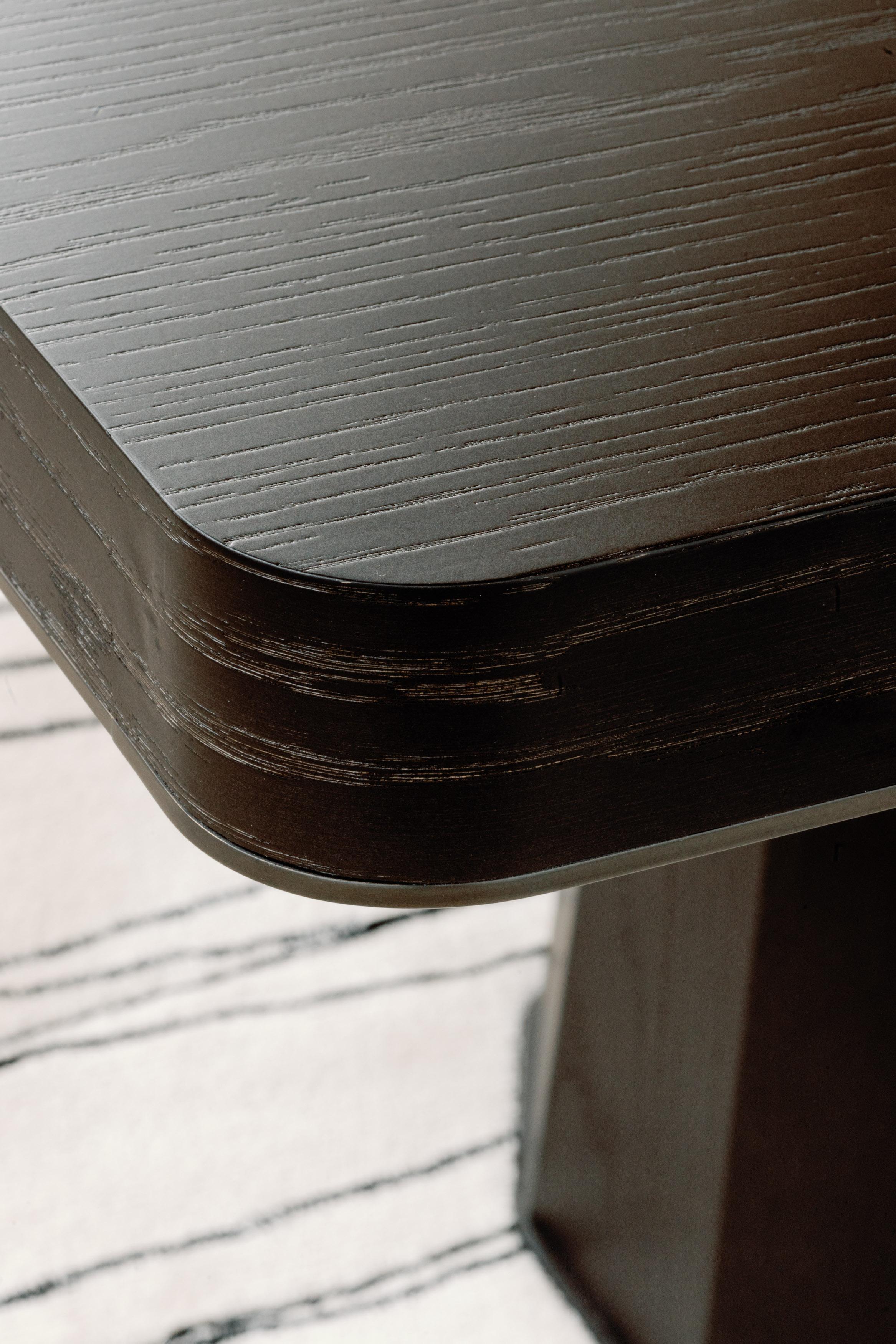 Placage Table de salle à manger The Moderns, Oak américain, noir, laiton, fait main Greenapple en vente