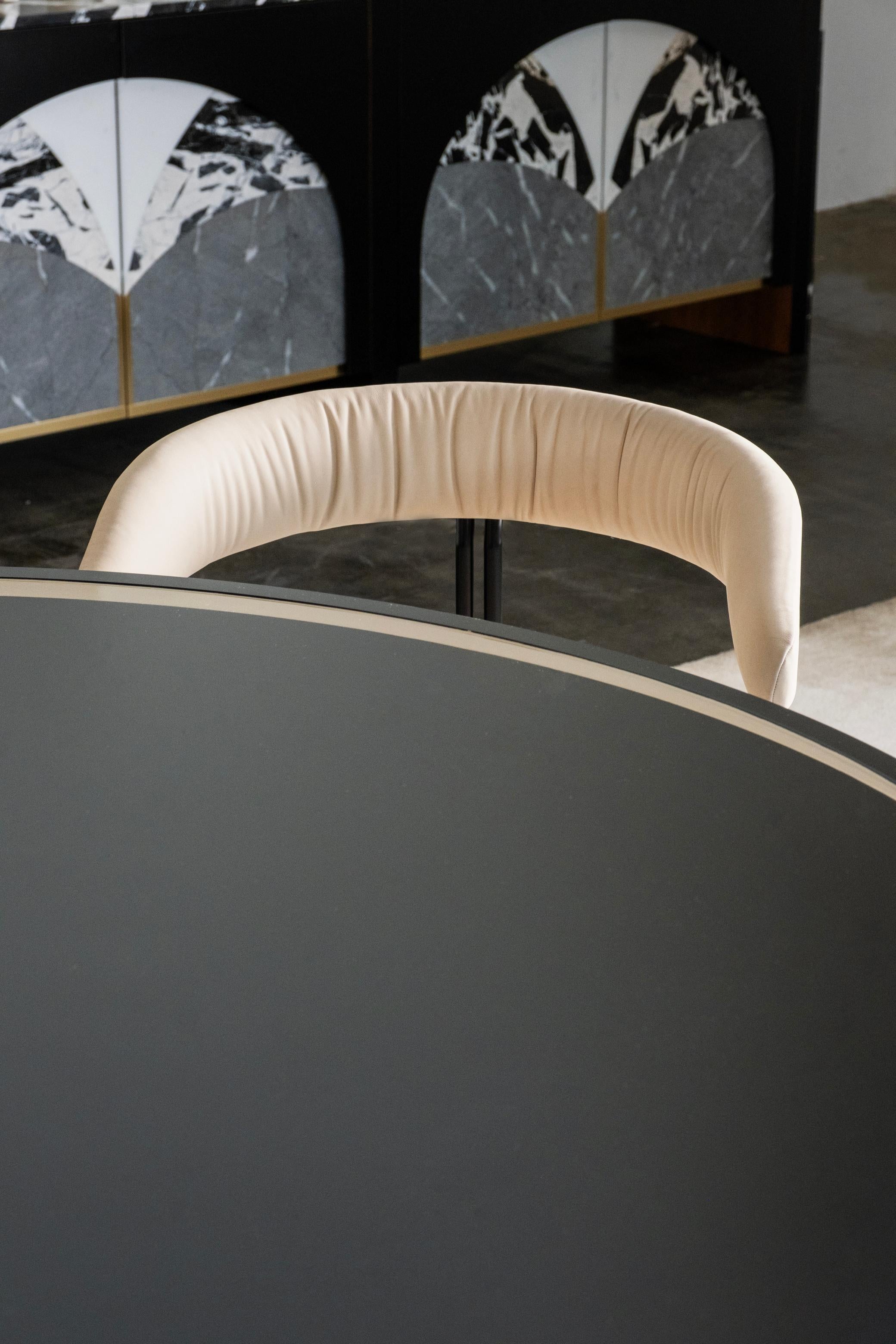 Portugais Modern Howlite Round Dining Table, Black, Handmade in Portugal by Greenapple en vente