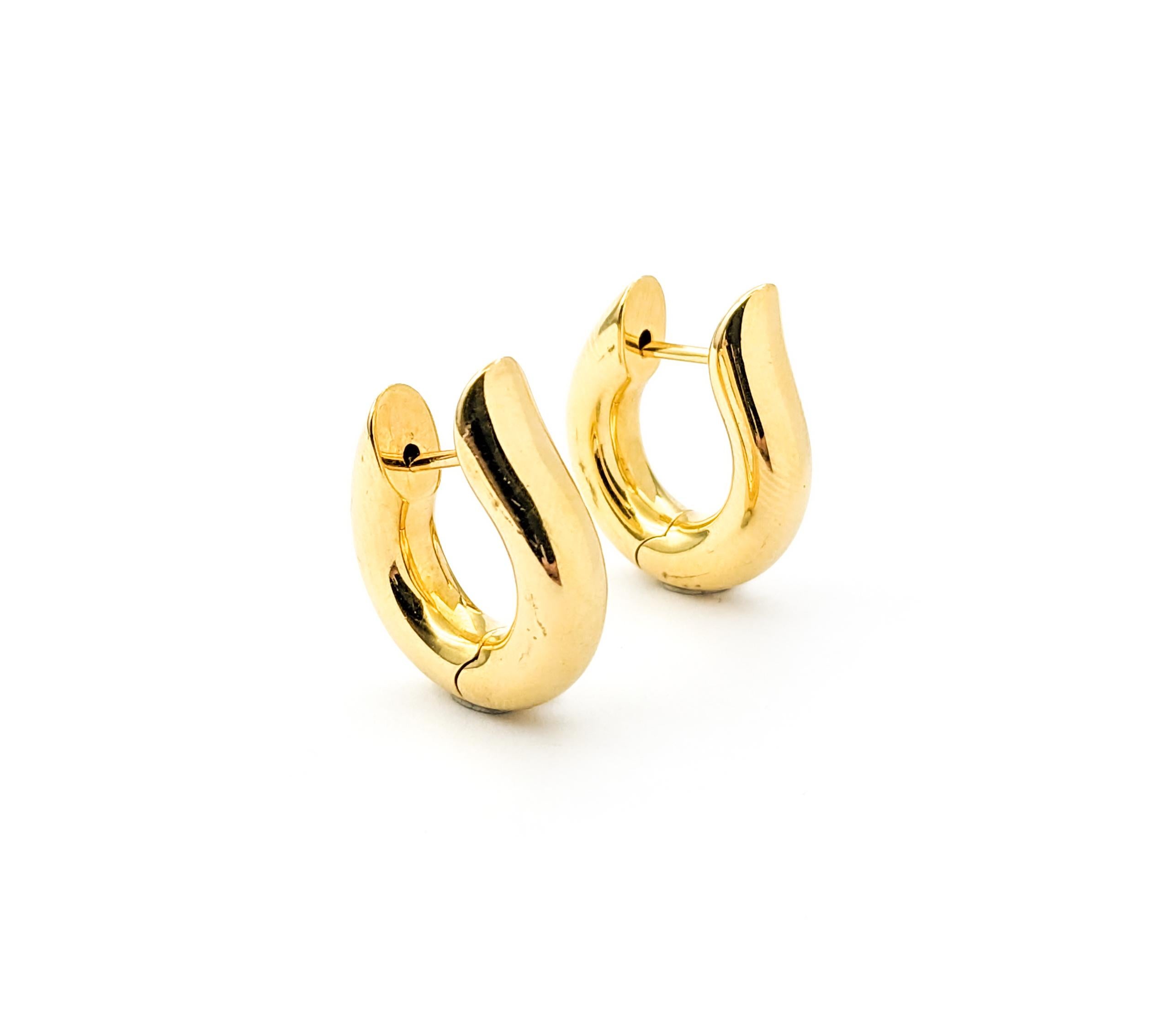 Modern Huggies Earrings In Yellow Gold For Sale 1