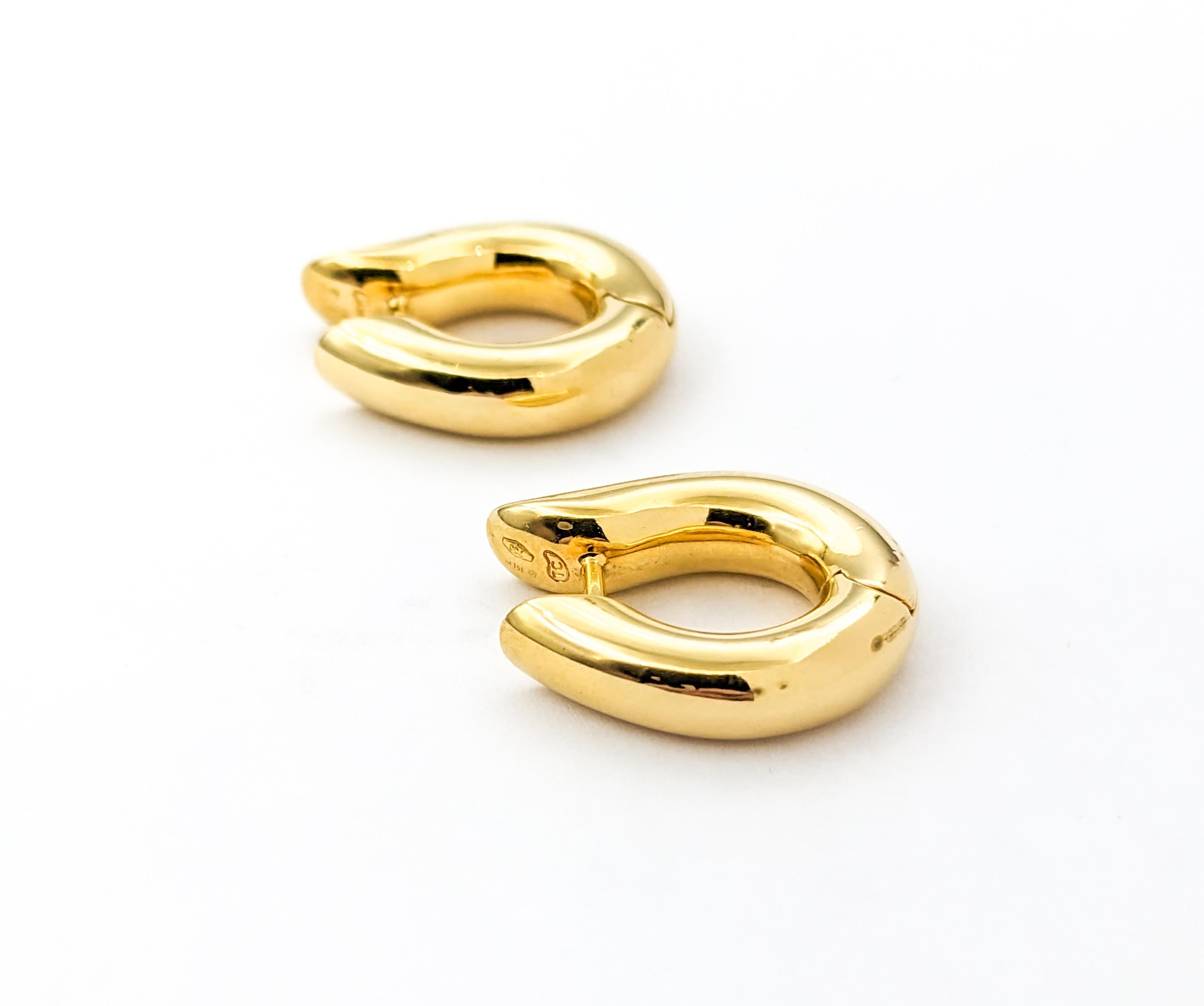 Modern Huggies Earrings In Yellow Gold For Sale 2