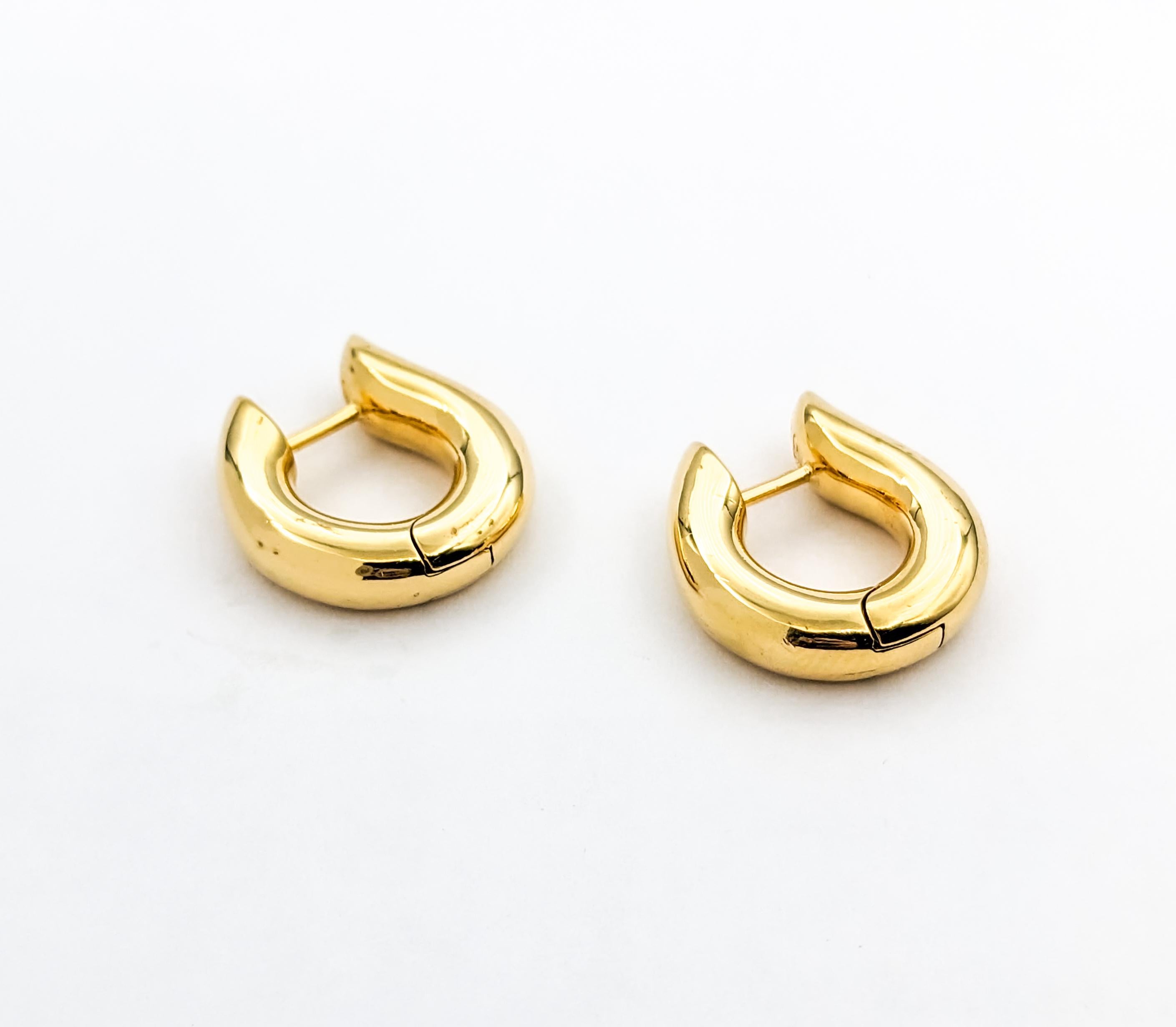 Modern Huggies Earrings In Yellow Gold For Sale 3