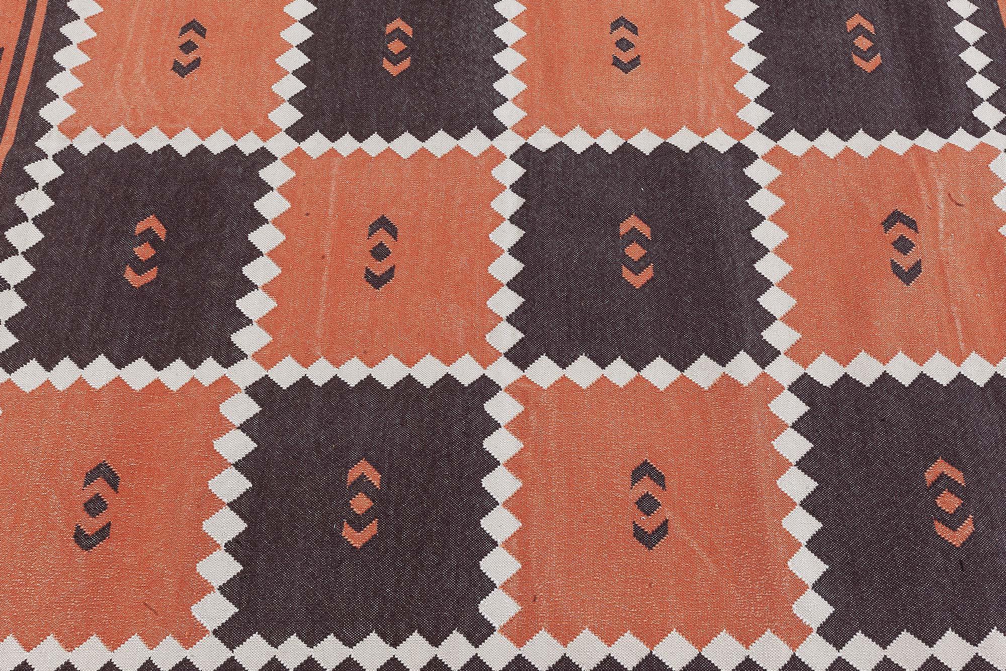 Moderner indischer Dhurrie-Teppich von Doris Leslie Blau
Größe: 4'0