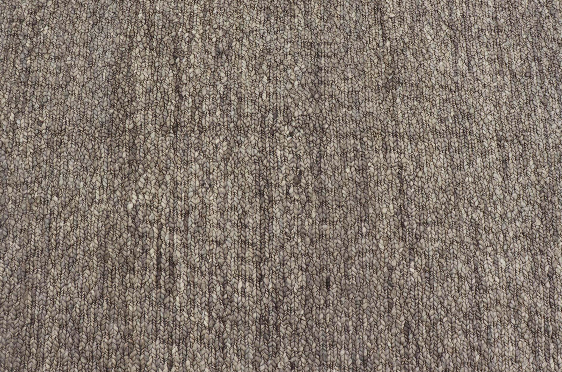 Grande tappeto moderno a doppia faccia Sumack di dimensioni quadrate con trama piatta e corpo spesso e resistente. Paese di origine: India; Tipo: Moderno; Am designs: Senza disegno, a tinta unita; Keivan Woven Arts: tappeto KHN-13820, Sumak moderno